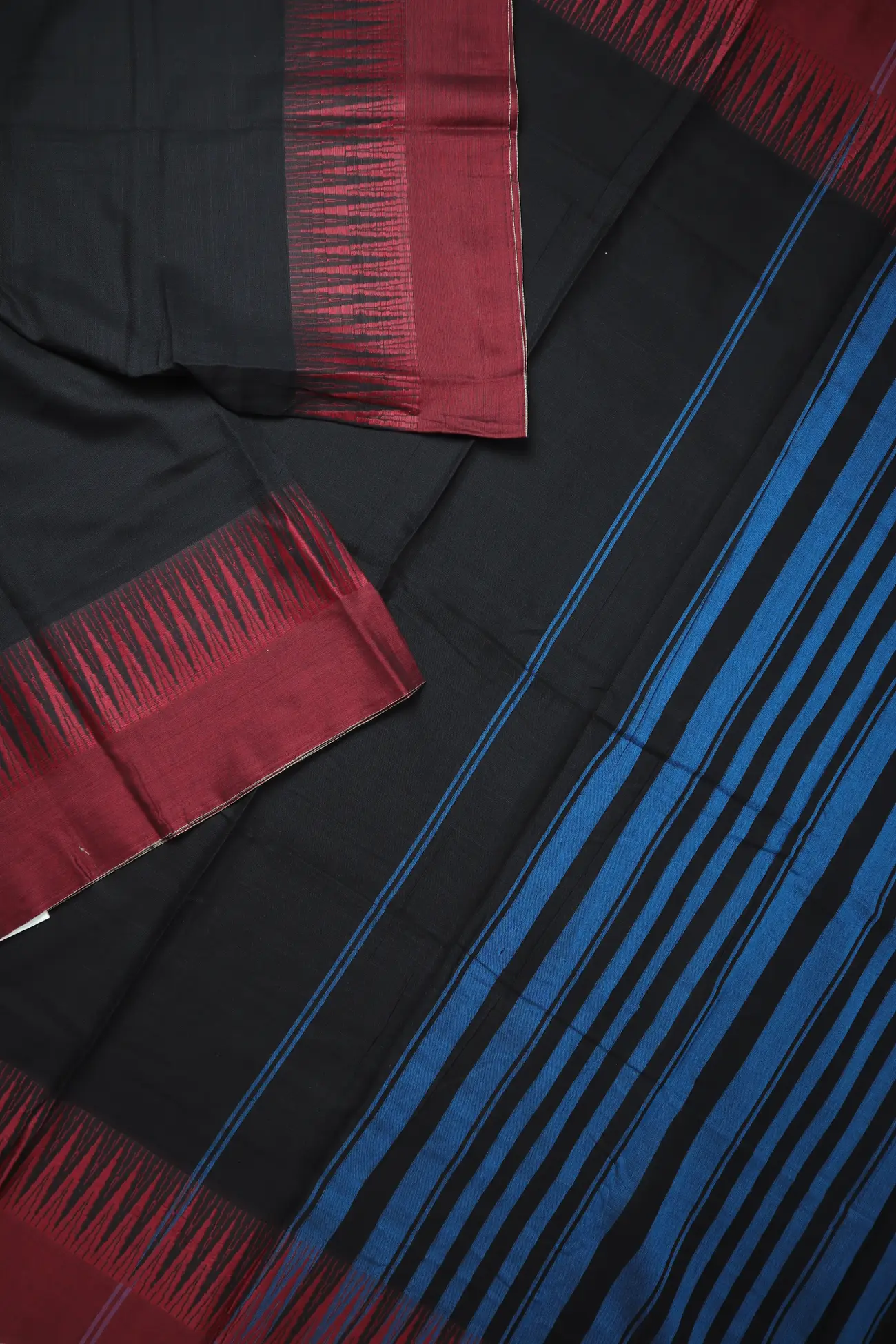 black-oosi-gopuram-narayanpet-saree-pk002889-b