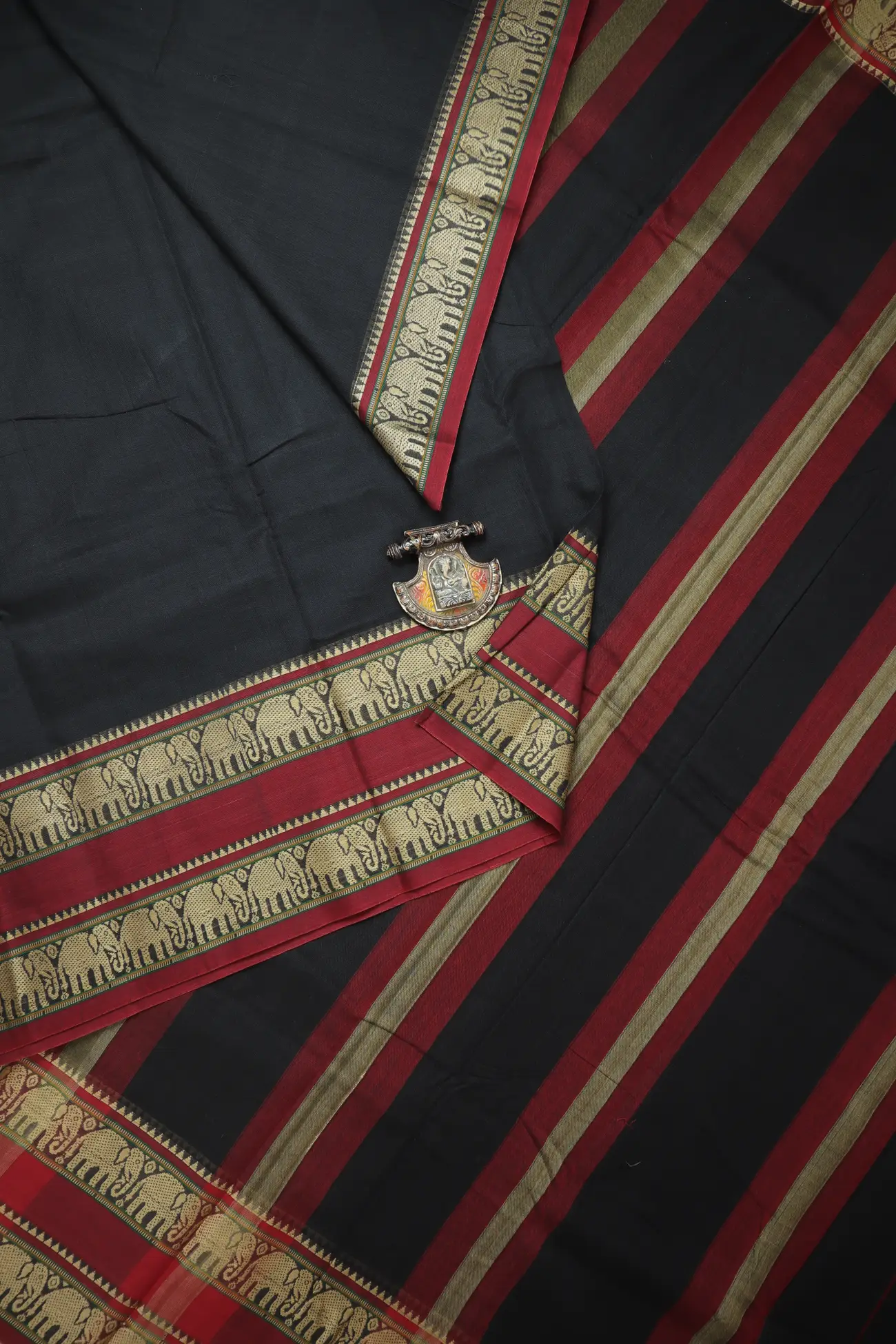 black-elephant-narayanpet-saree-pk002870-a