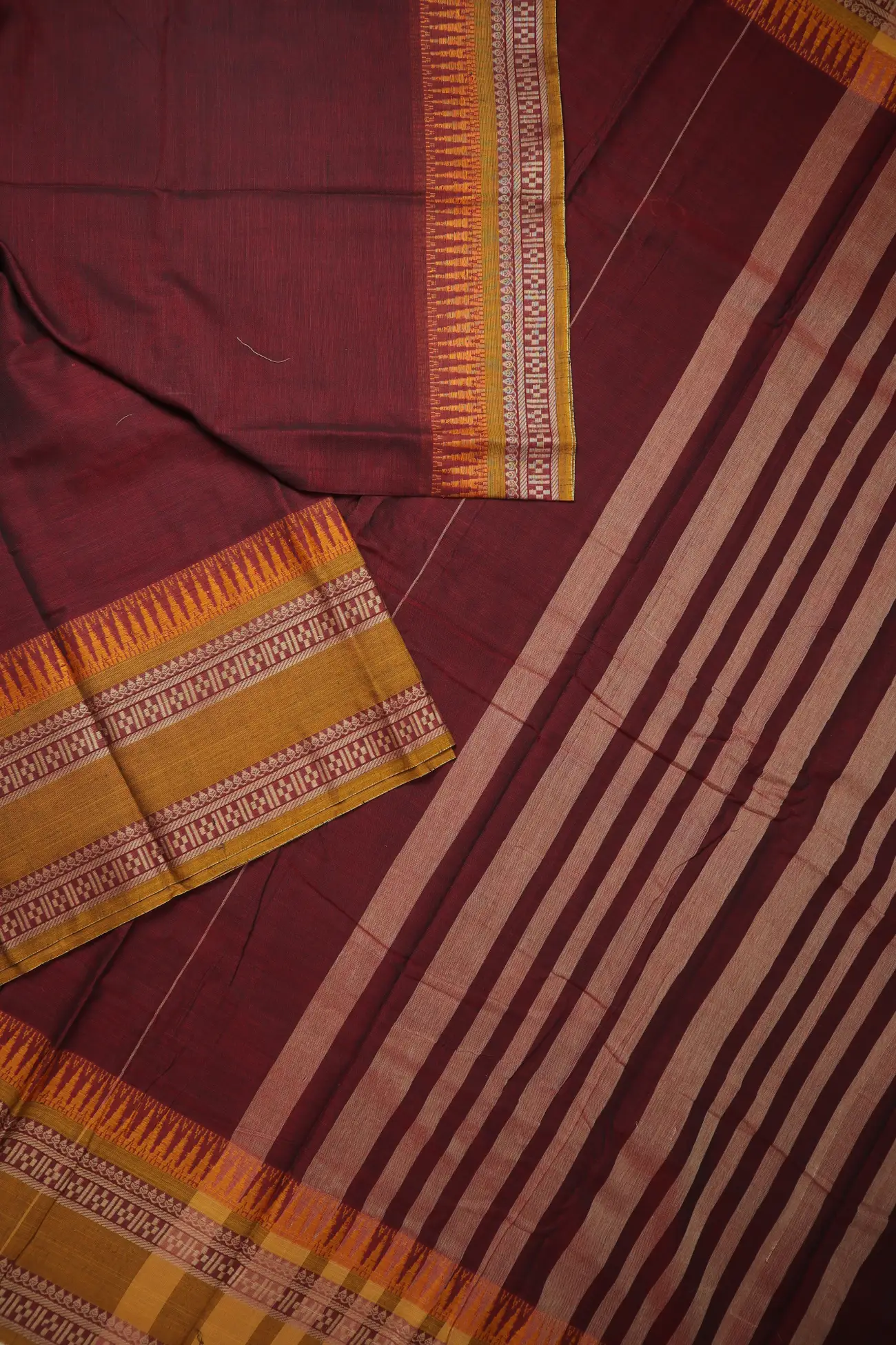 maroon-oosi-gopuram-narayanpet-saree-pk002852-b