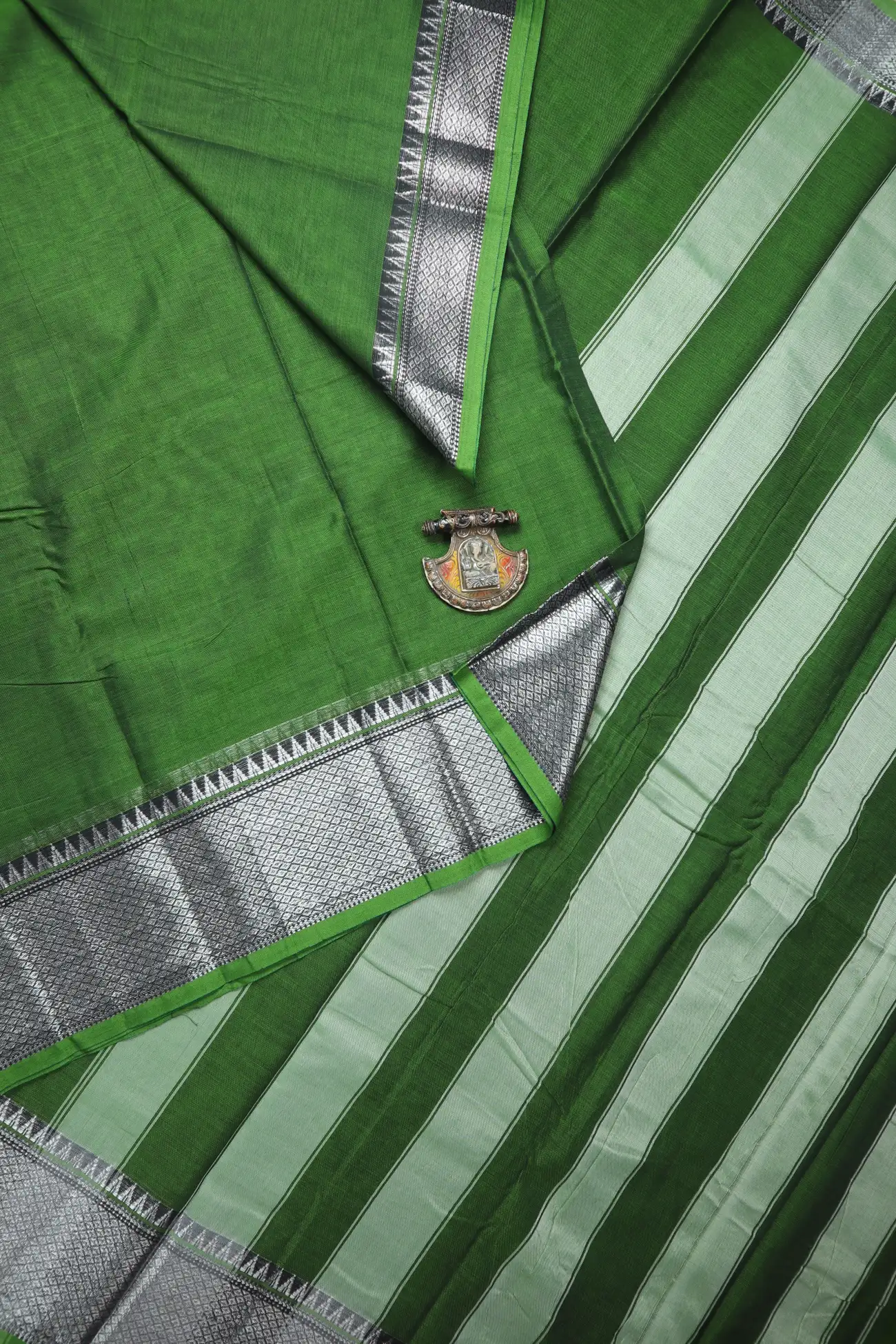 green-bavanji-border-narayanpet-saree-pk002980-a
