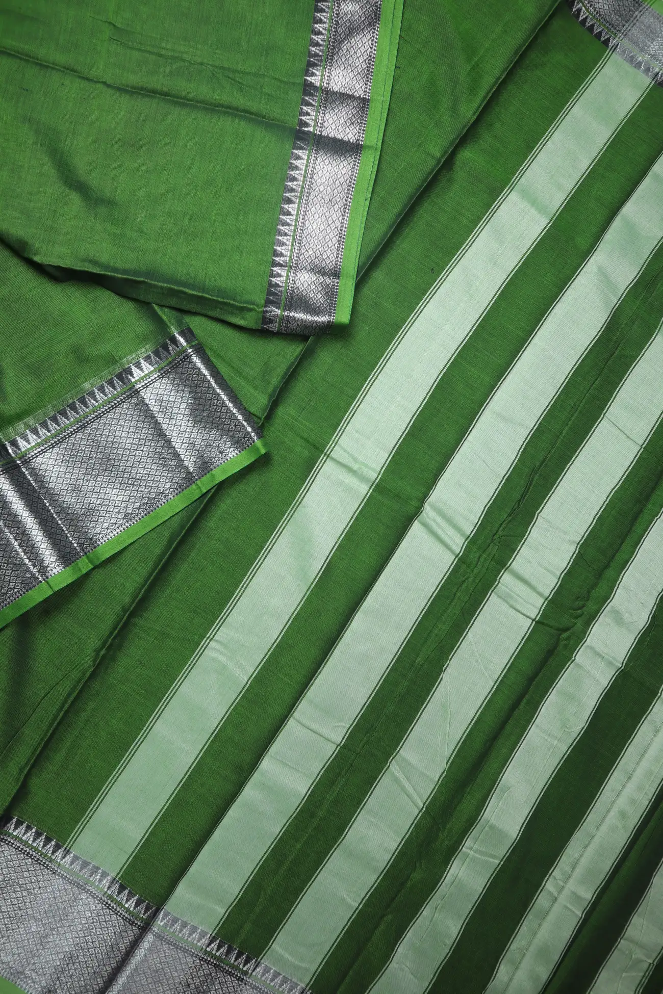 green-bavanji-border-narayanpet-saree-pk002980-b