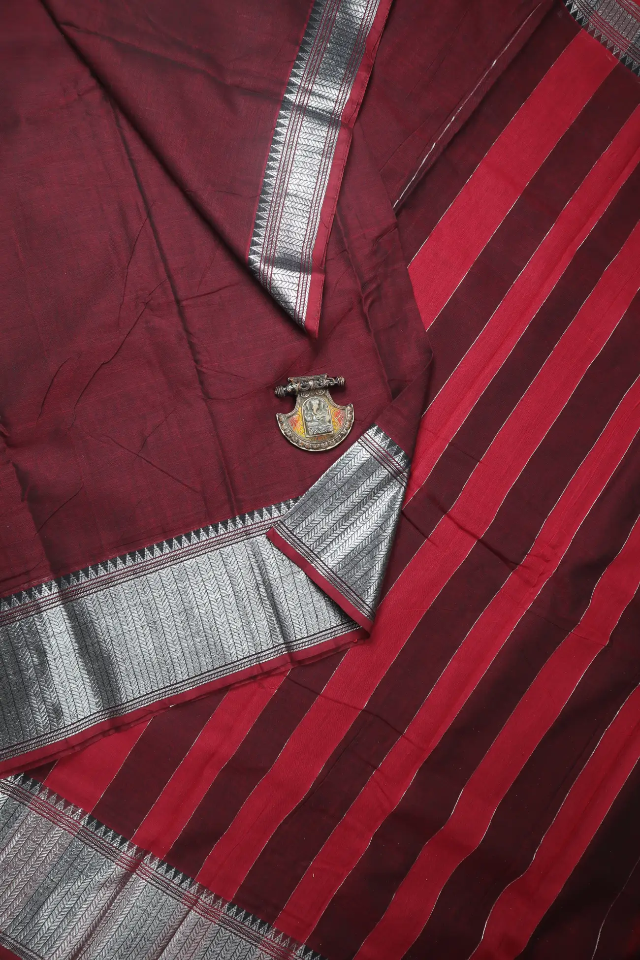 dark-maroon-bavanji-border-narayanpet-saree-pk002983-a