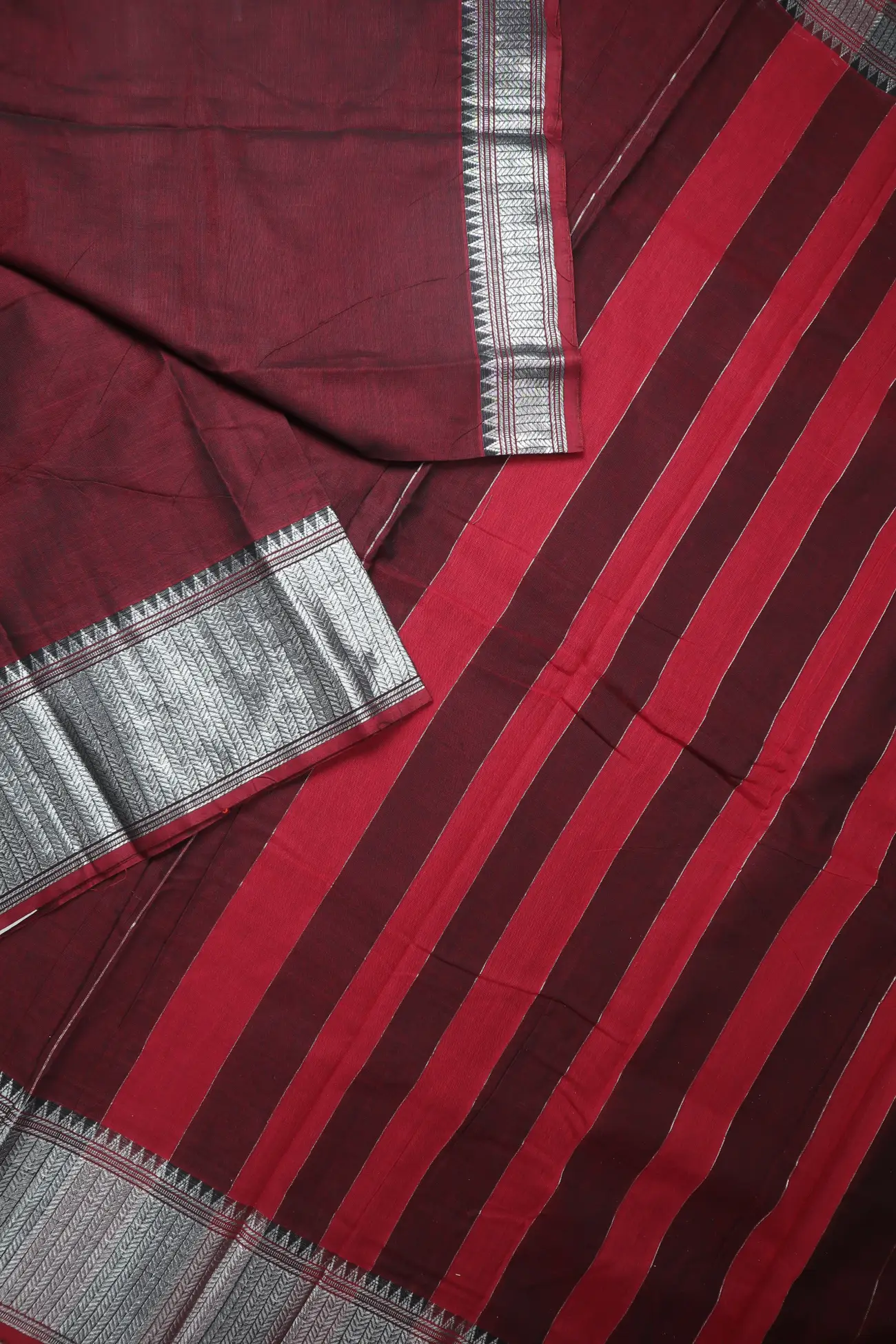dark-maroon-bavanji-border-narayanpet-saree-pk002983-b