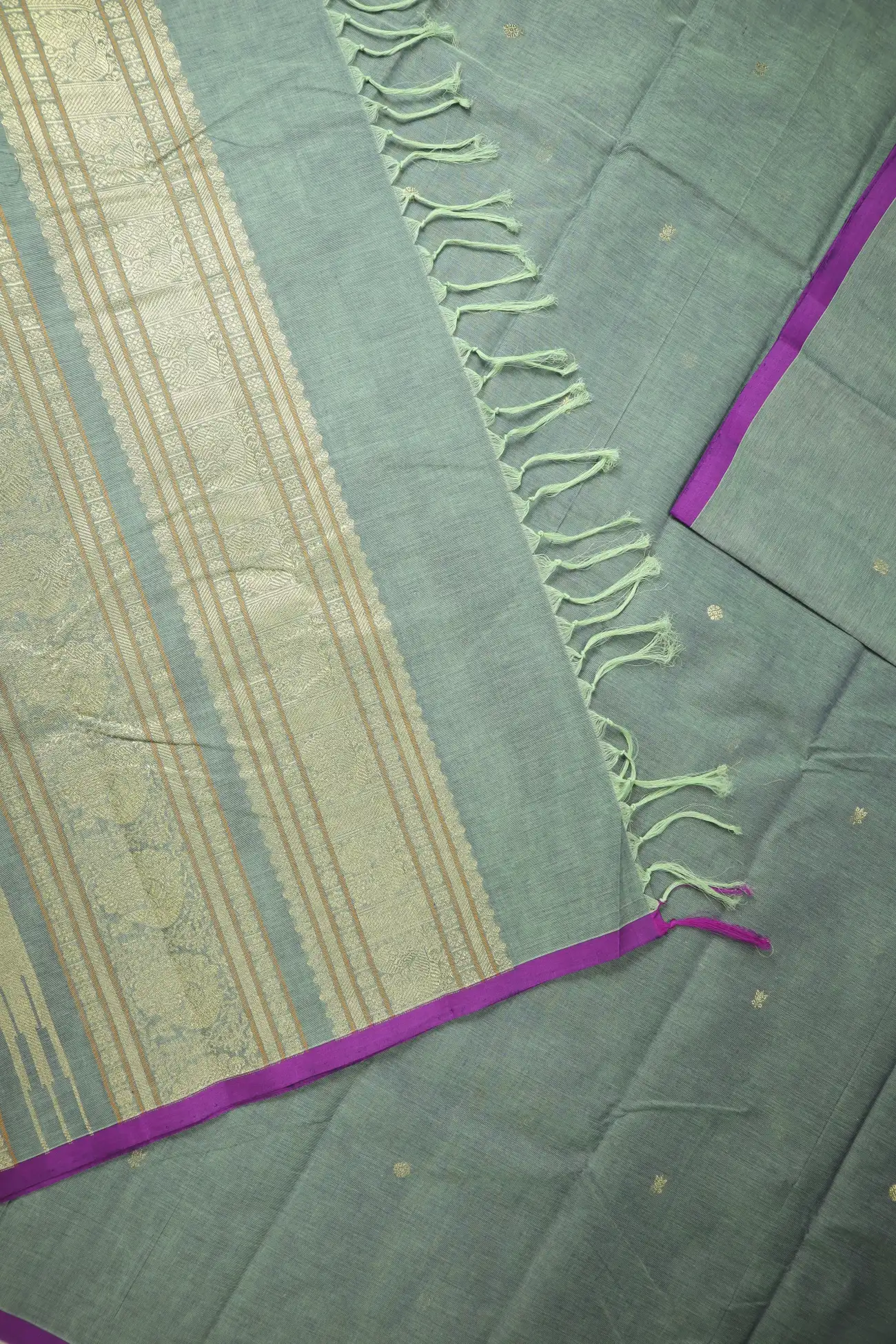 gray-lotus-kanchi-cotton-saree-uu005664-c
