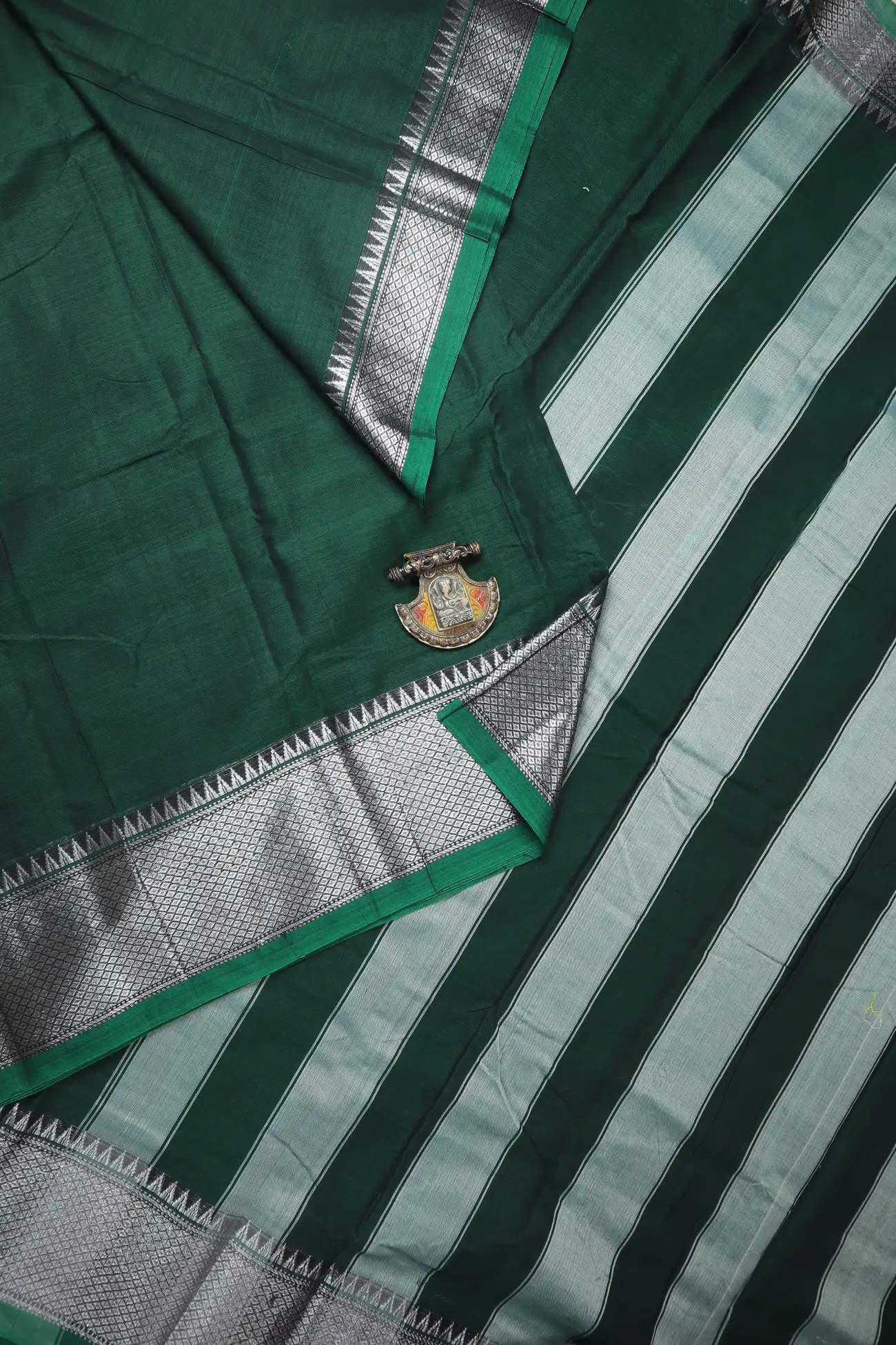 dark-green-bavanji-border-narayanpet-saree-pk002985-a