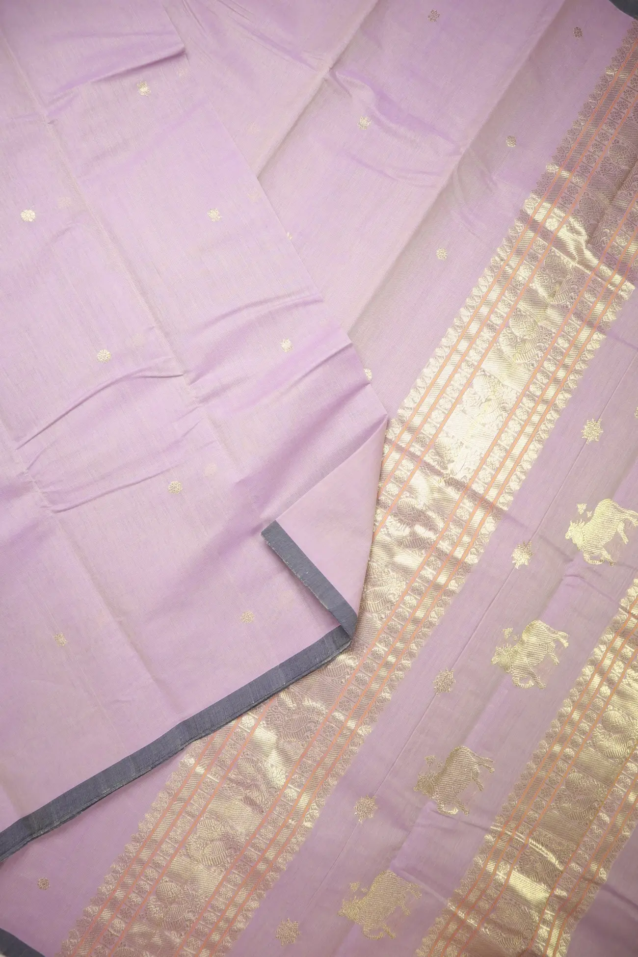 light-pink-lotus-kamalam-butta-cow-uu005665-b