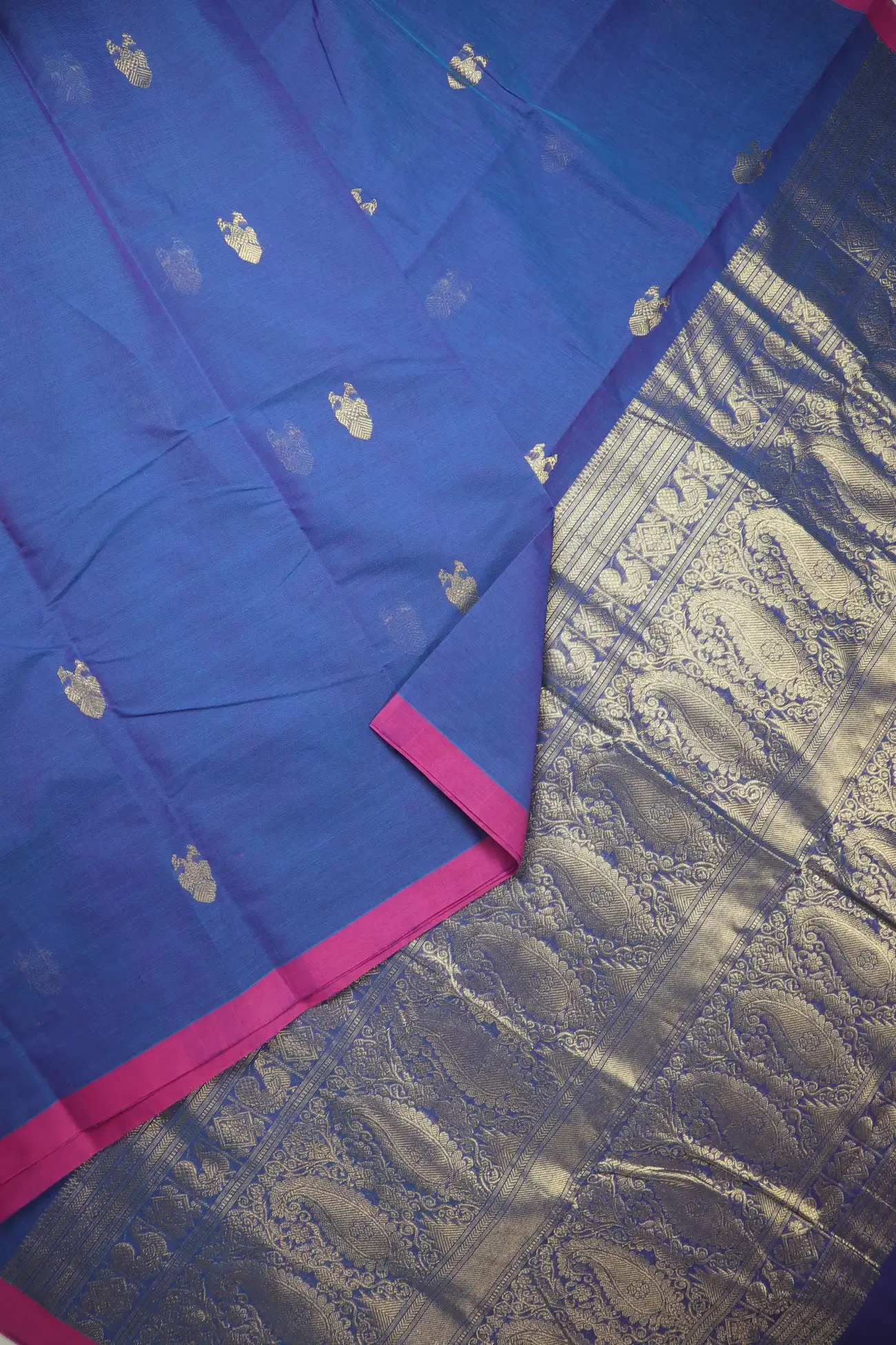 peacock-blue-iruthalai-pakshi-mango-peacock-kanchi-cotton-saree-uu005661-b