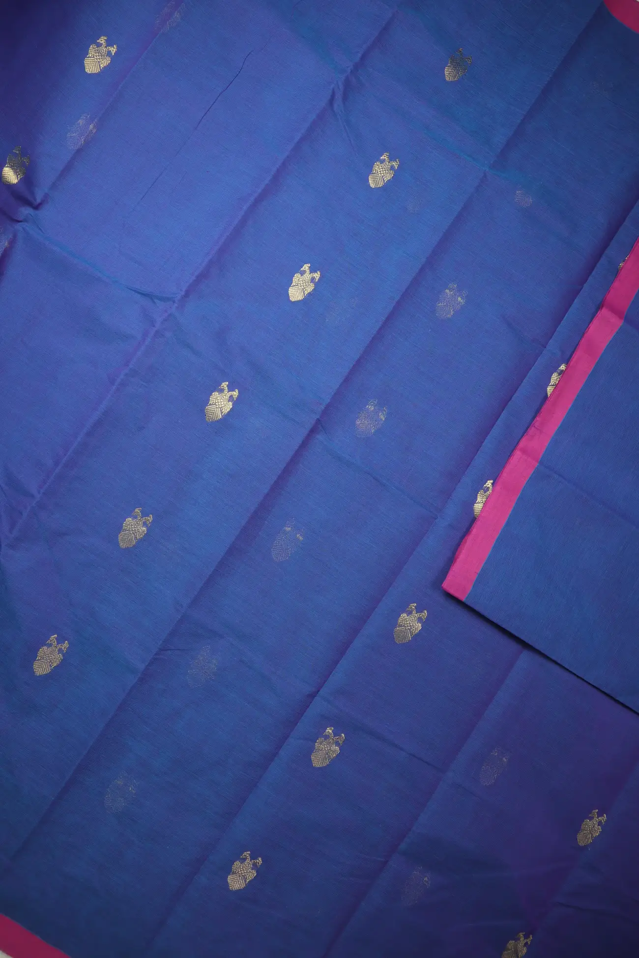 peacock-blue-iruthalai-pakshi-mango-peacock-kanchi-cotton-saree-uu005661-d