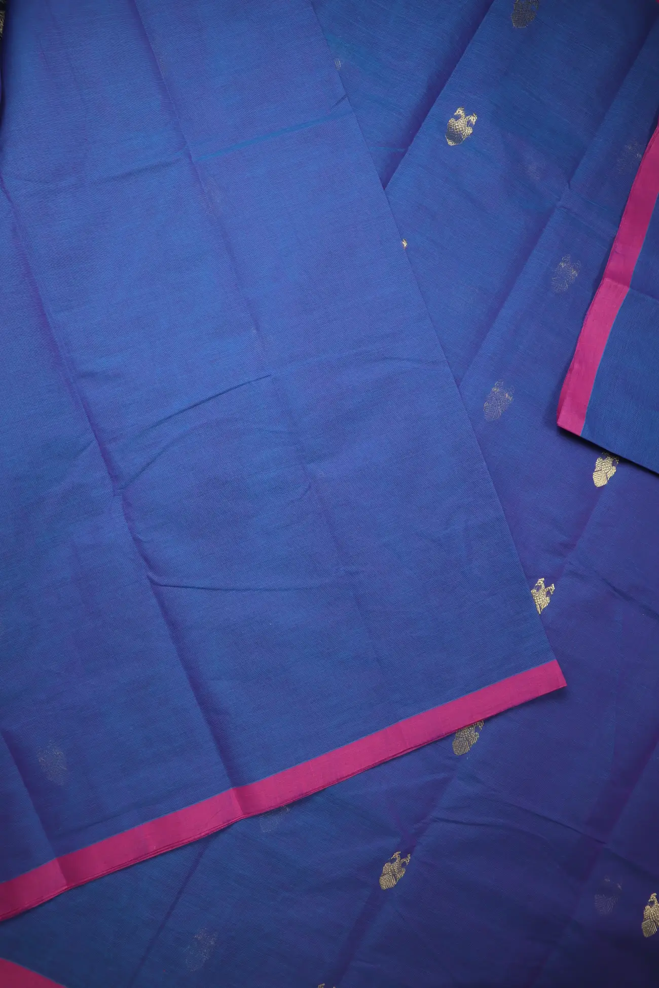 peacock-blue-iruthalai-pakshi-mango-peacock-kanchi-cotton-saree-uu005661-e