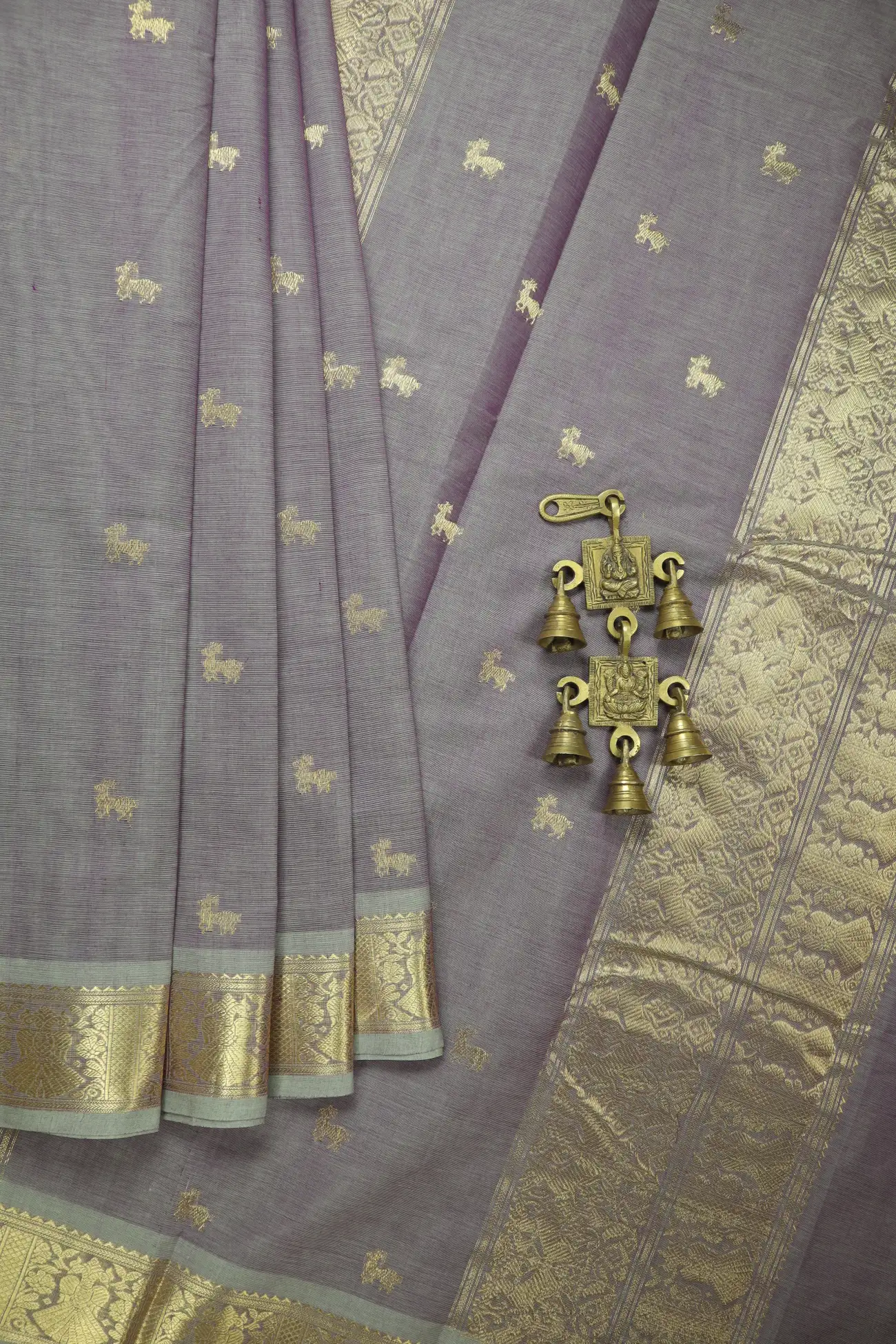 thistle-deer-iruthalai-pakshi-kanchi-cotton-saree-uu005686-a