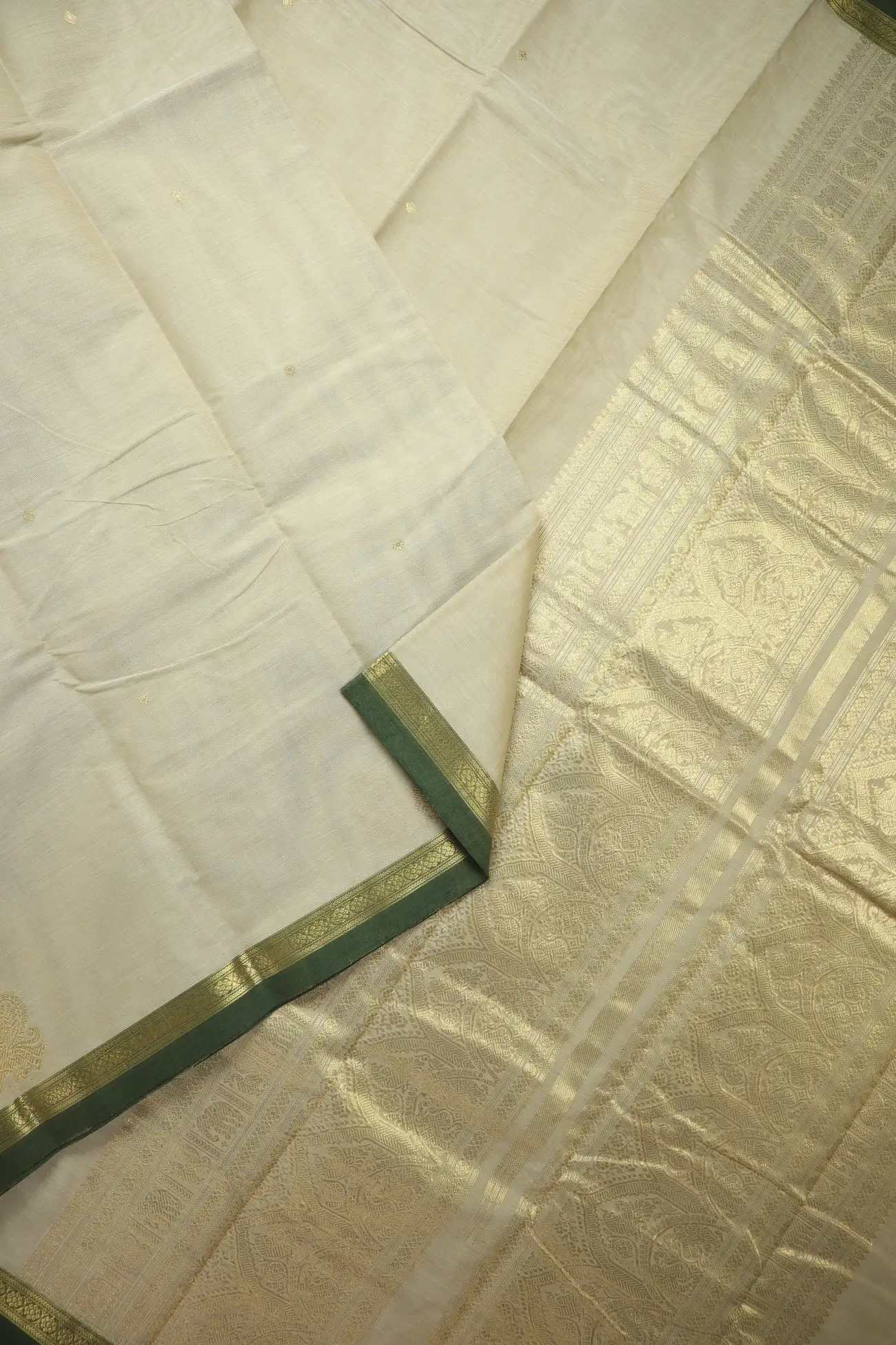 wheat-deer-kamalam-butta-peacock-kanchi-cotton-saree-uu005690-b