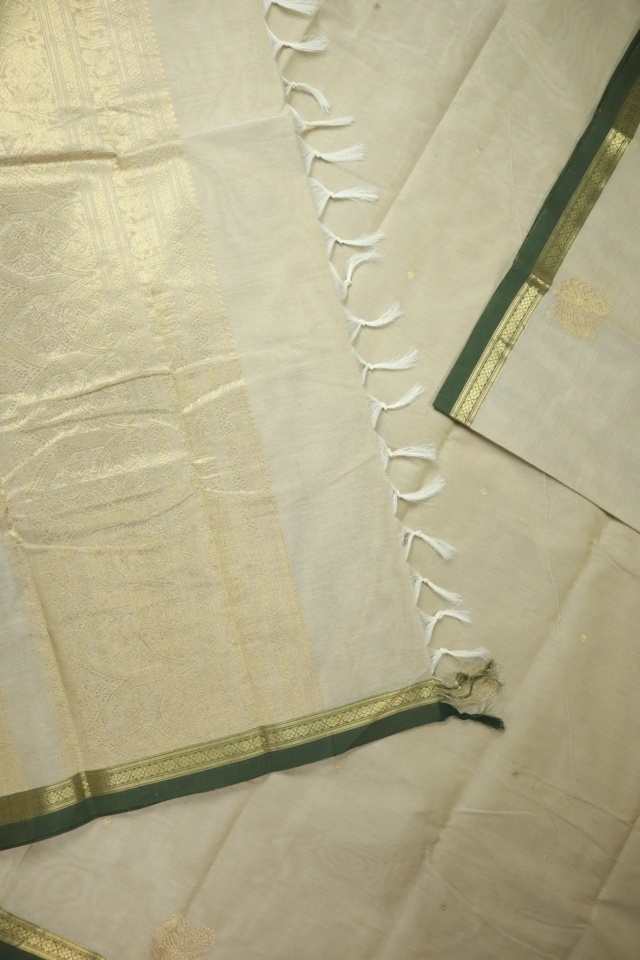 wheat-deer-kamalam-butta-peacock-kanchi-cotton-saree-uu005690-c