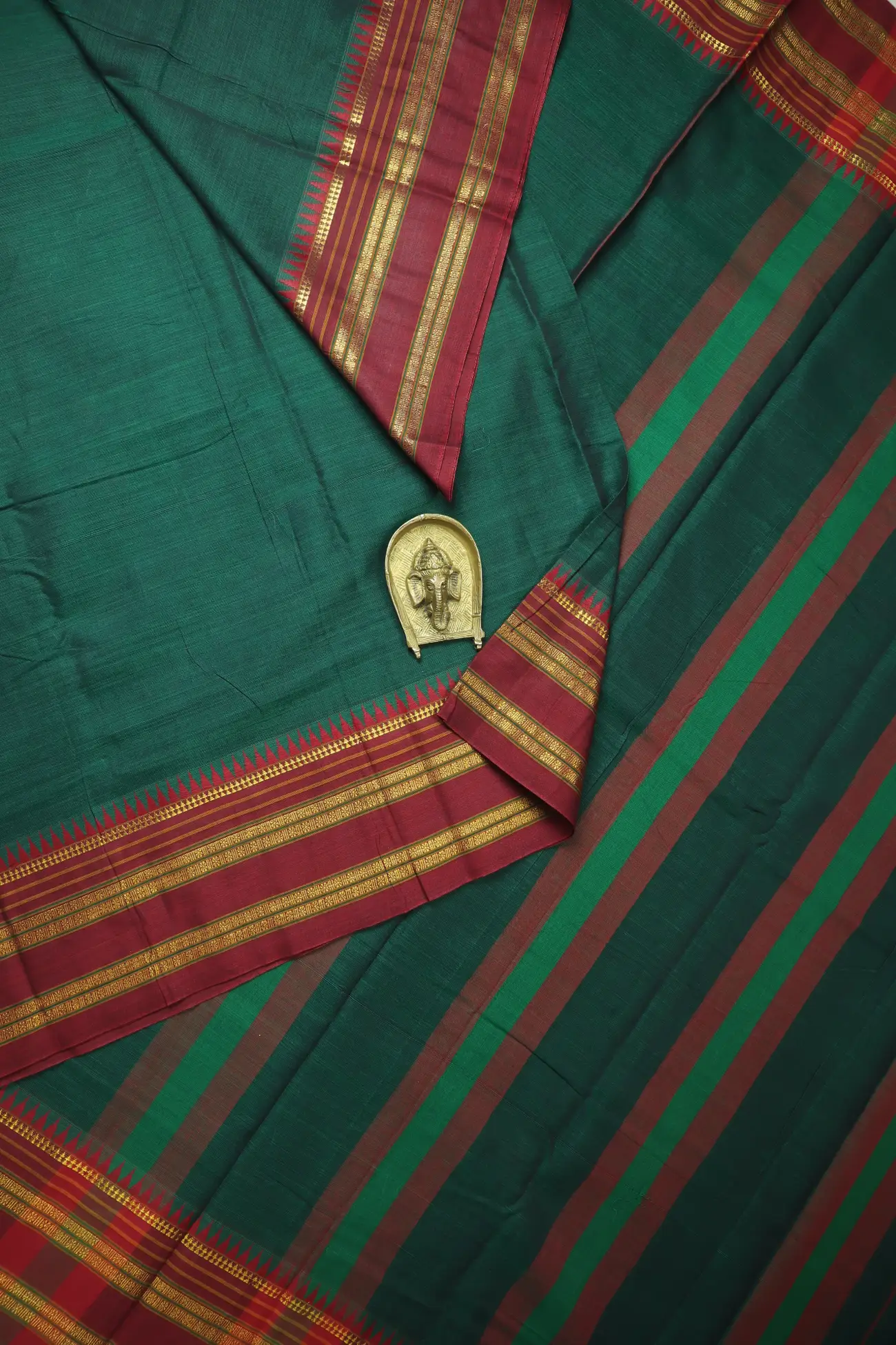 dark-green-temple-ruthratcham-narayanpet-saree-pk002916-a