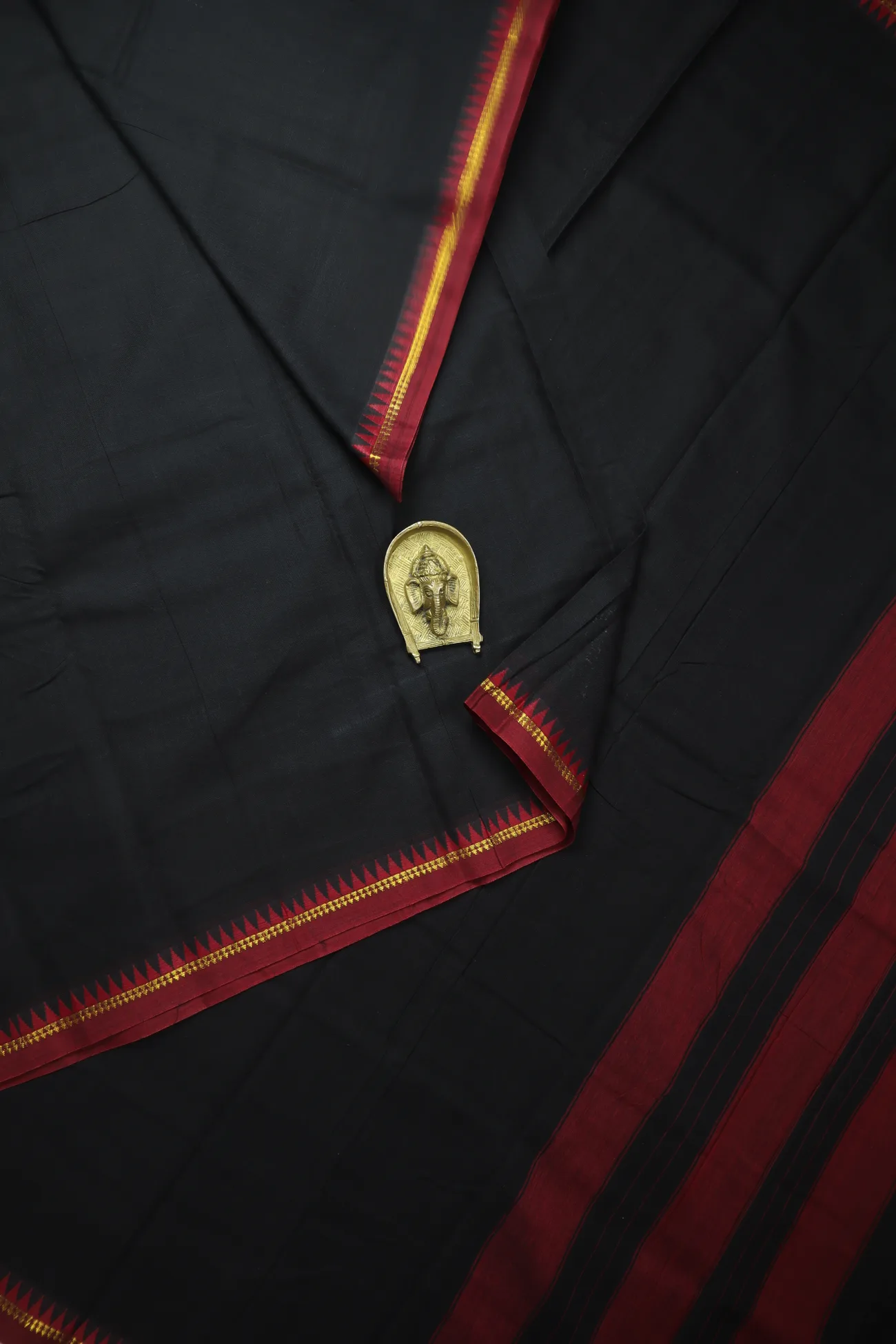 black-temple-narayanpet-saree-pk002930-a