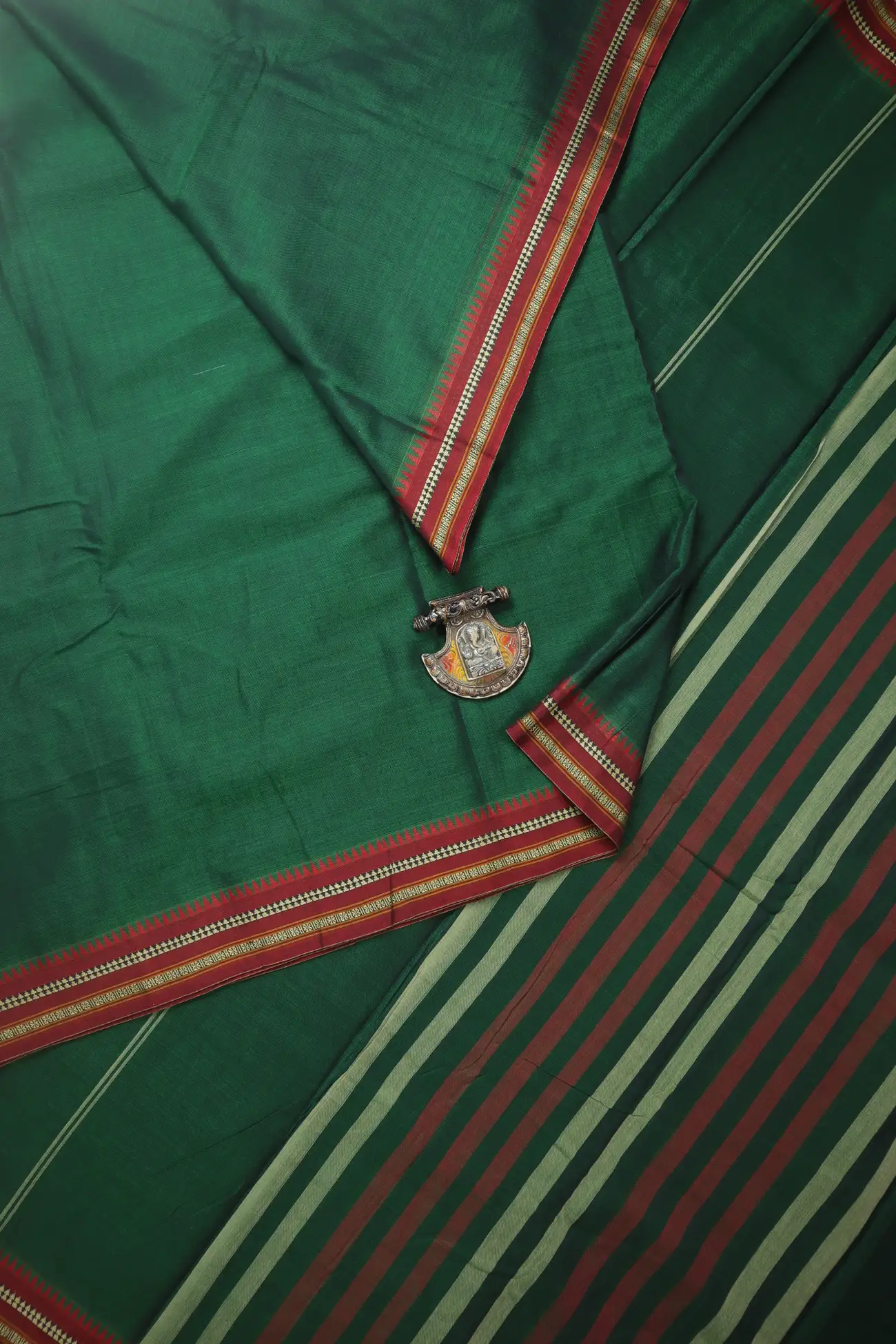 dark-green-rettai-pettu-ruthratcham-temple-narayanpet-saree-pk003192-a
