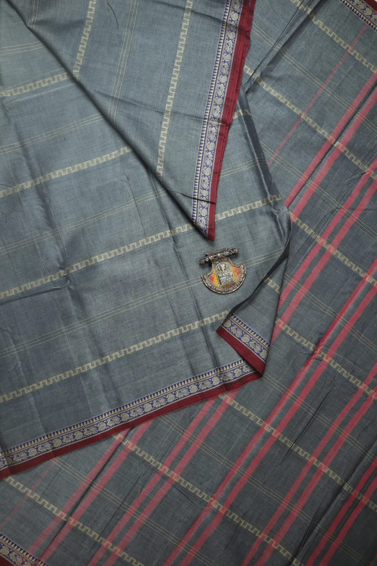 gray-mango-peacock-veldhari-narayanpet-saree-pk002867-a