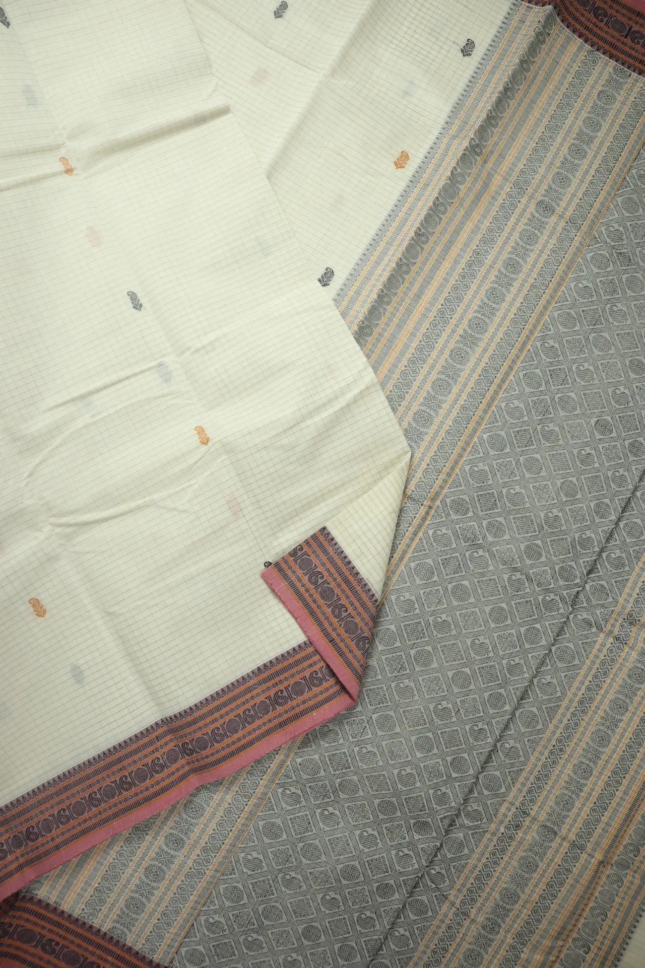 white-mango-checked-kanchi-cotton-saree-uu005668-b