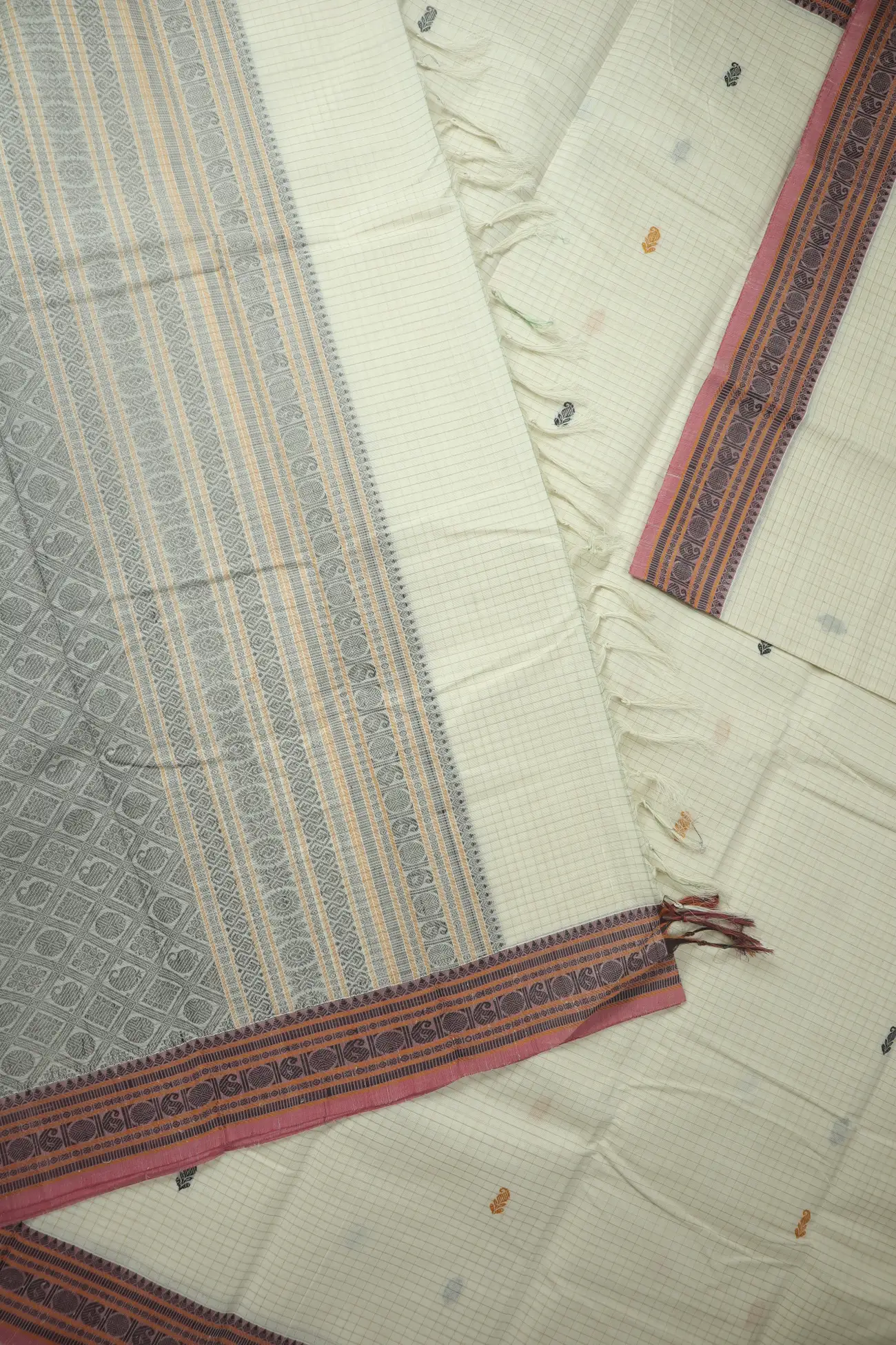 white-mango-checked-kanchi-cotton-saree-uu005668-c