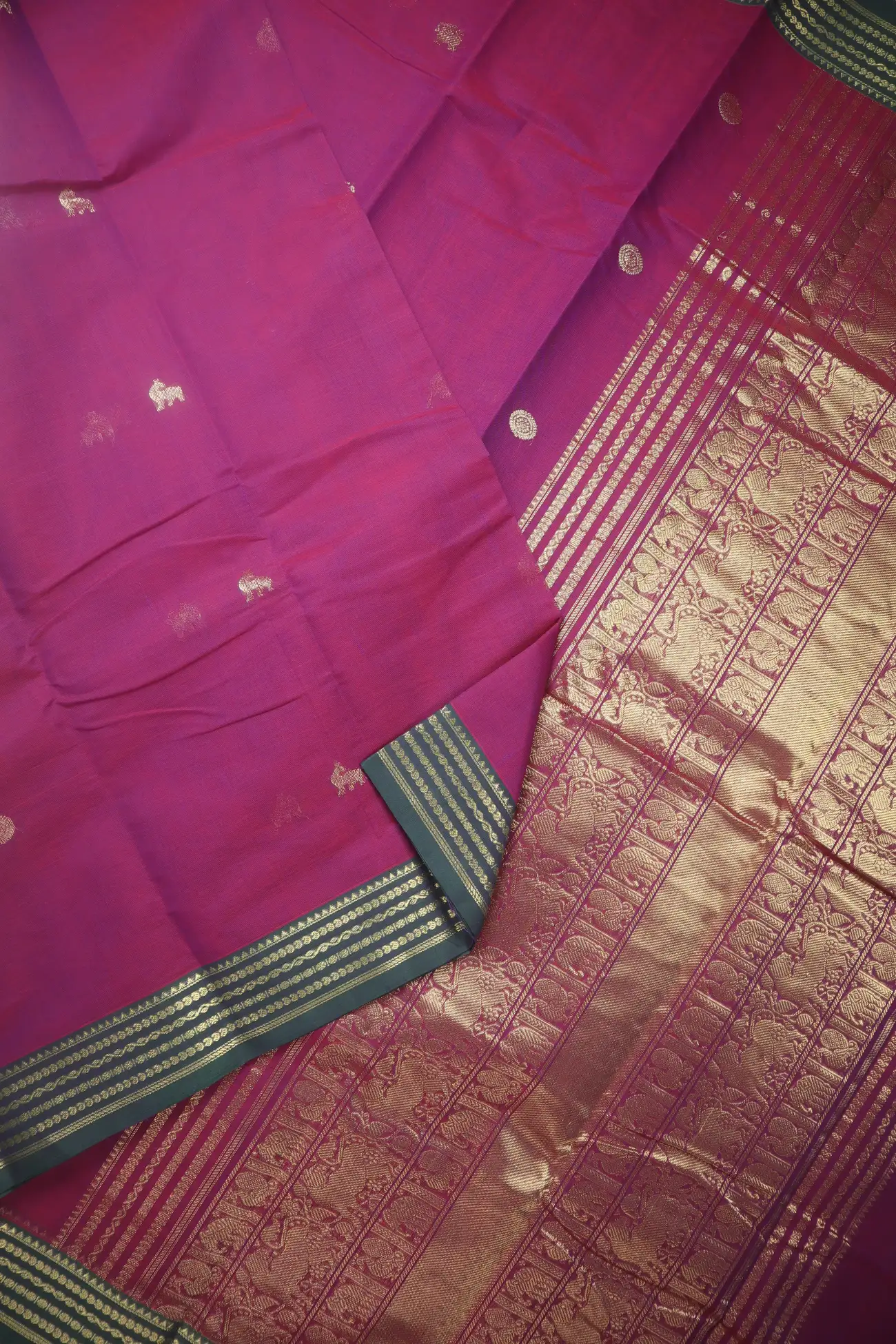 magenta-mango-yazhi-kanchi-cotton-saree-uu005677-b