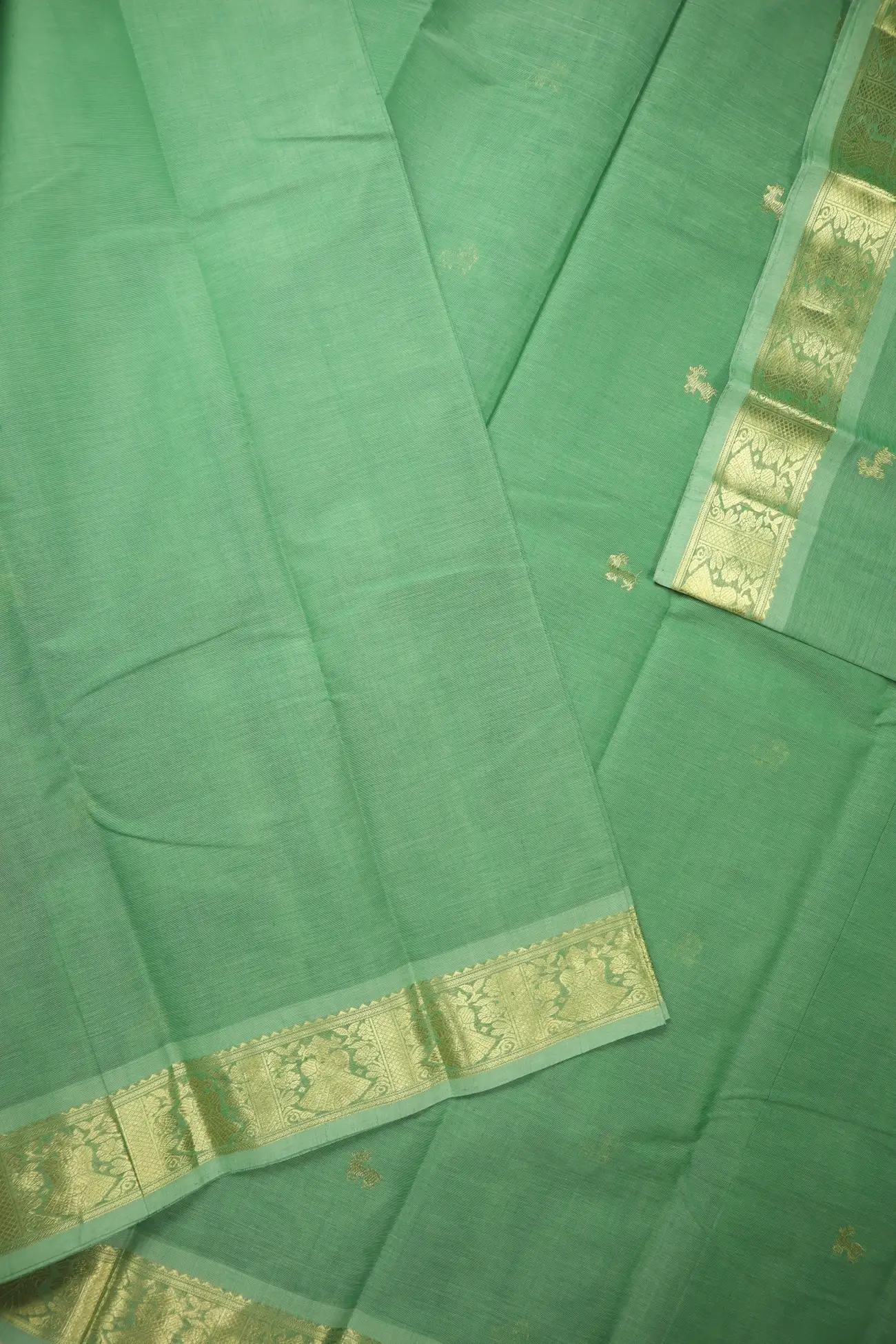 pista-green-deer-iruthalai-pakshi-kanchi-cotton-saree-uu005685-e