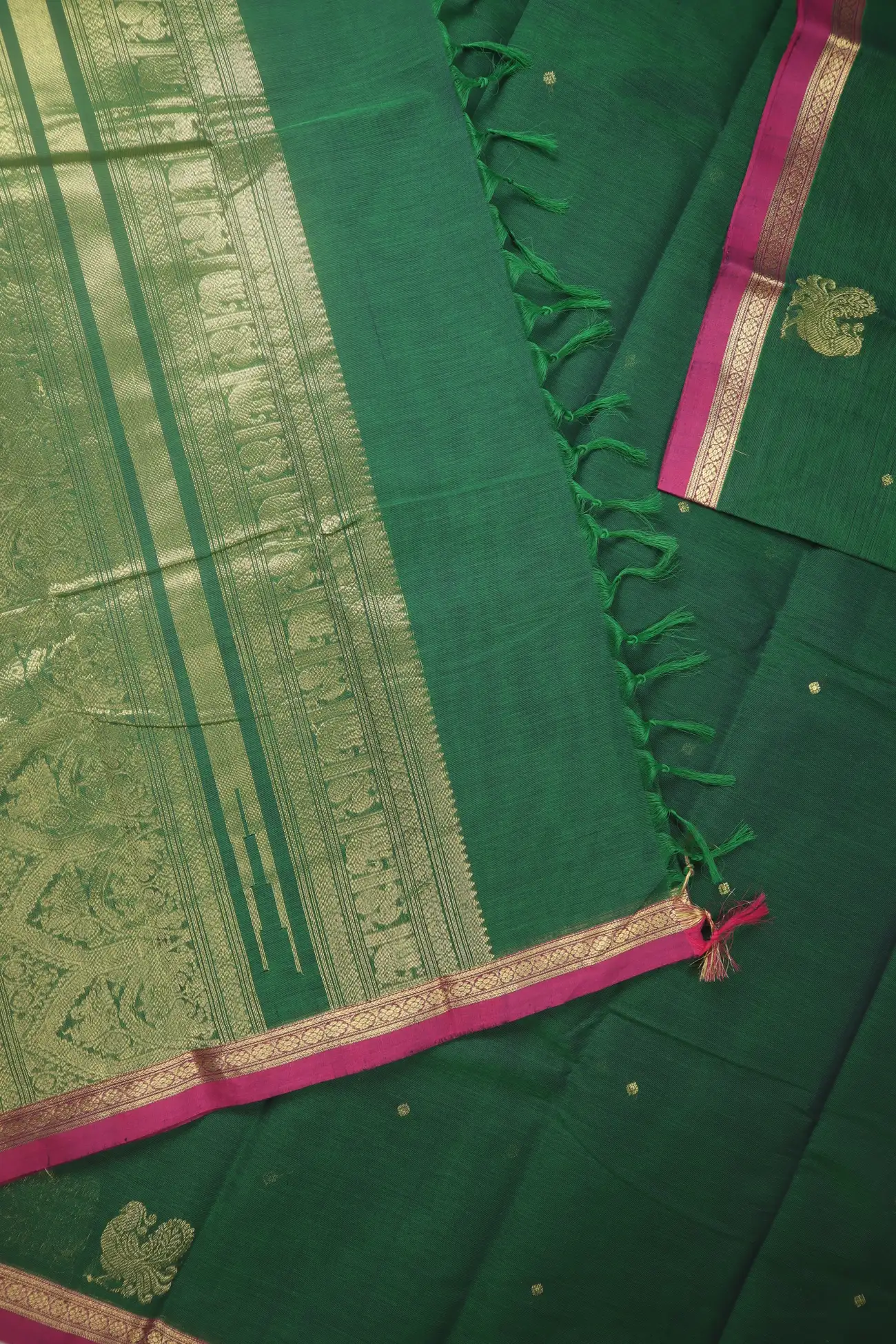 dark-green-kamalam-butta-deer-peacock-kanchi-cotton-saree-uu005684-c