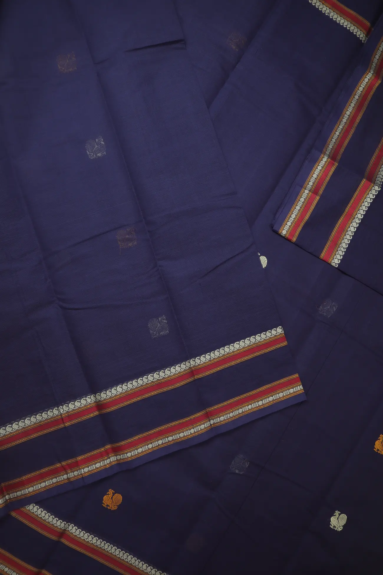 indigo-rettai-pettu-ruthratcham-peacock-kanchi-cotton-saree-uu005671-e