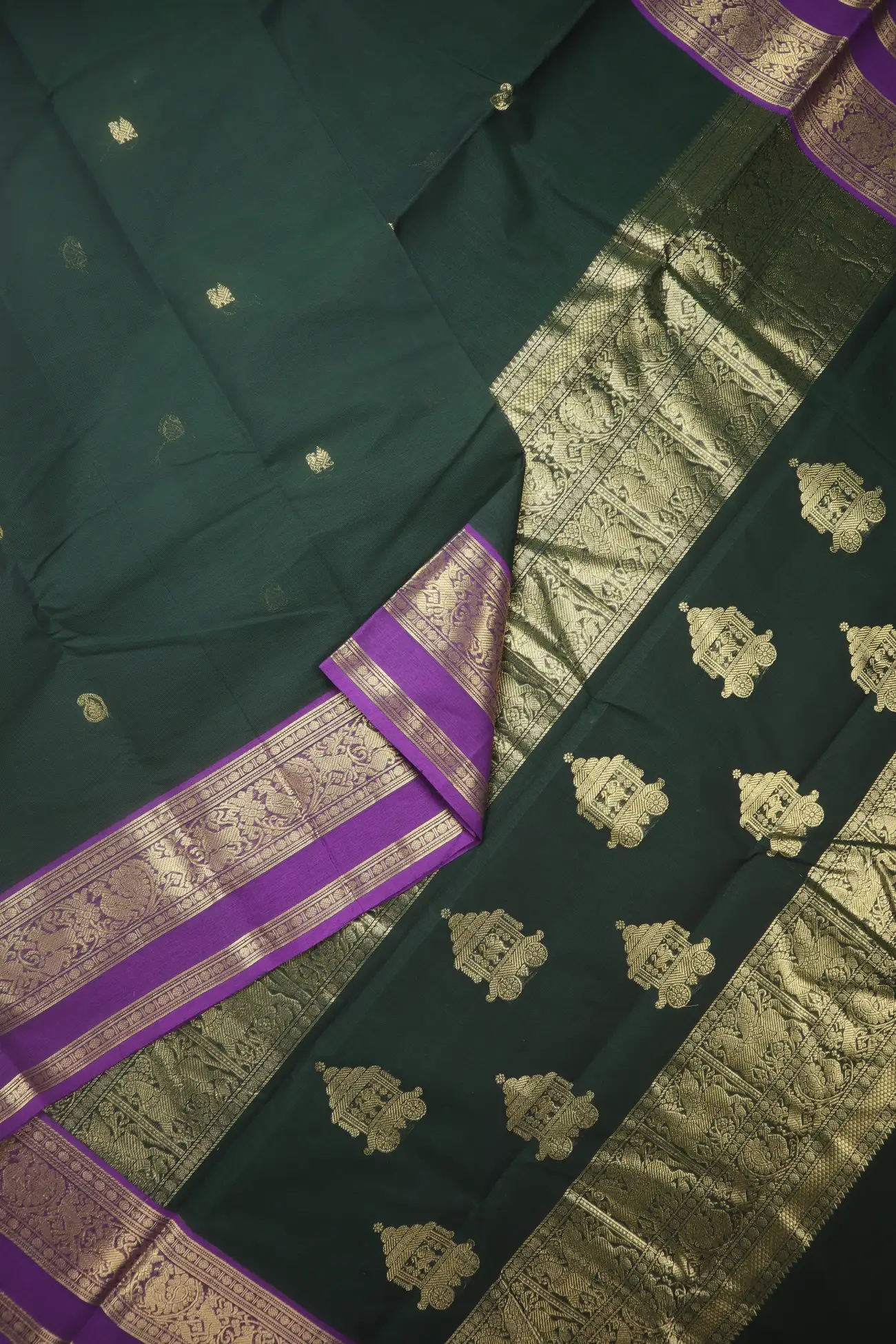 dark-green-mango-pallaku-chariot-kanchi-cotton-saree-uu005693-b