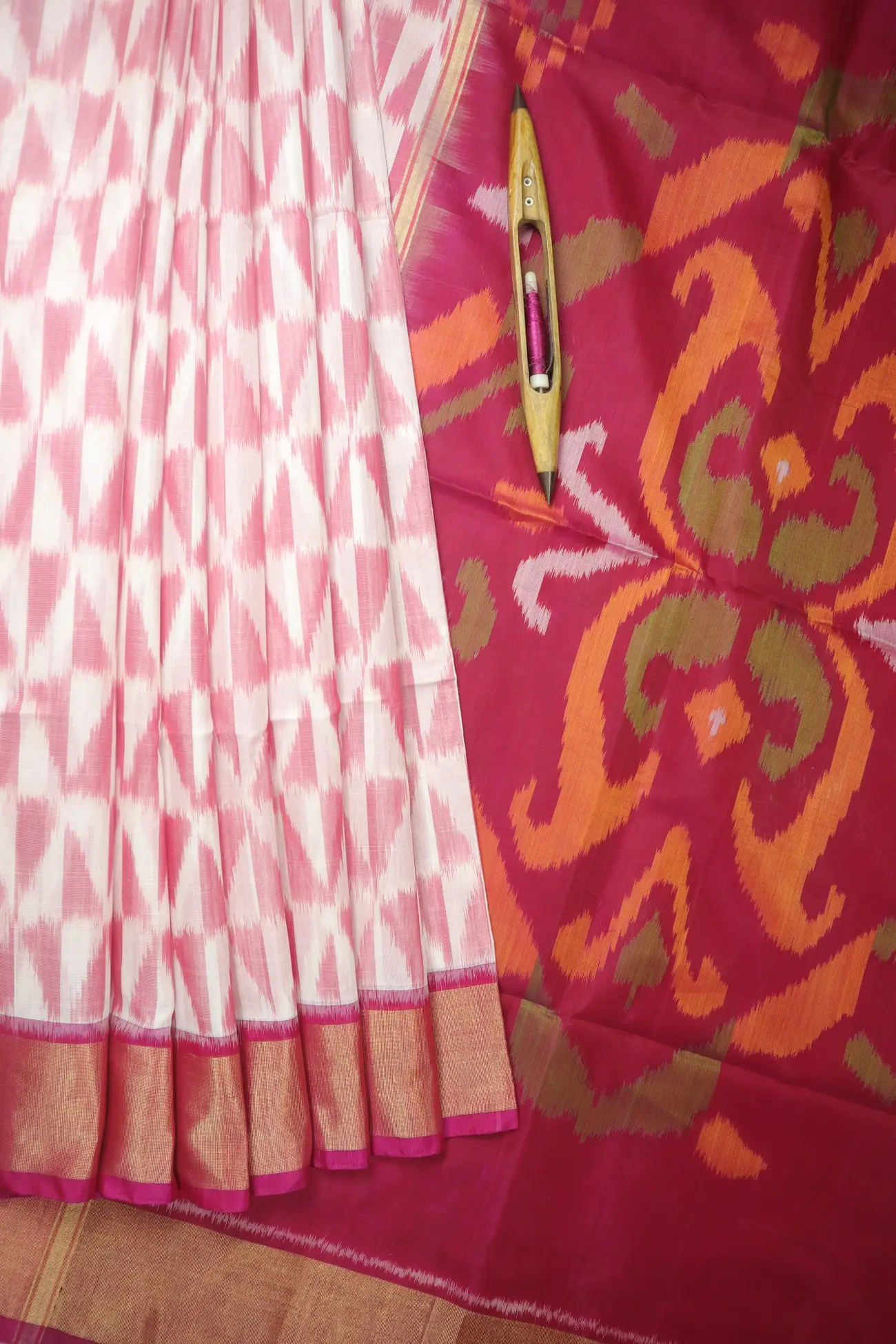 off-white-ikat-pochampally-silk-cotton-saree-sc003128-a