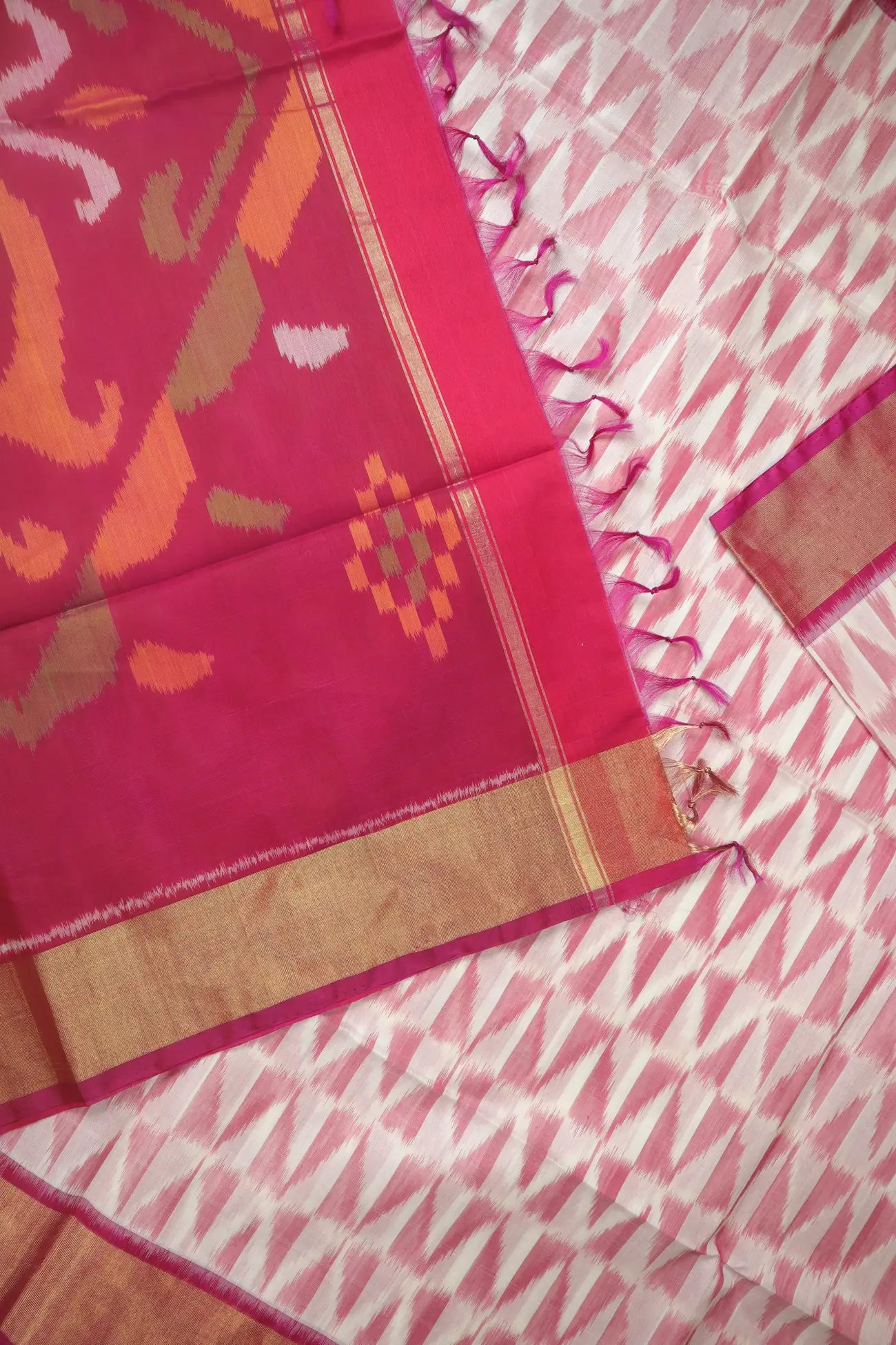 off-white-ikat-pochampally-silk-cotton-saree-sc003128-c