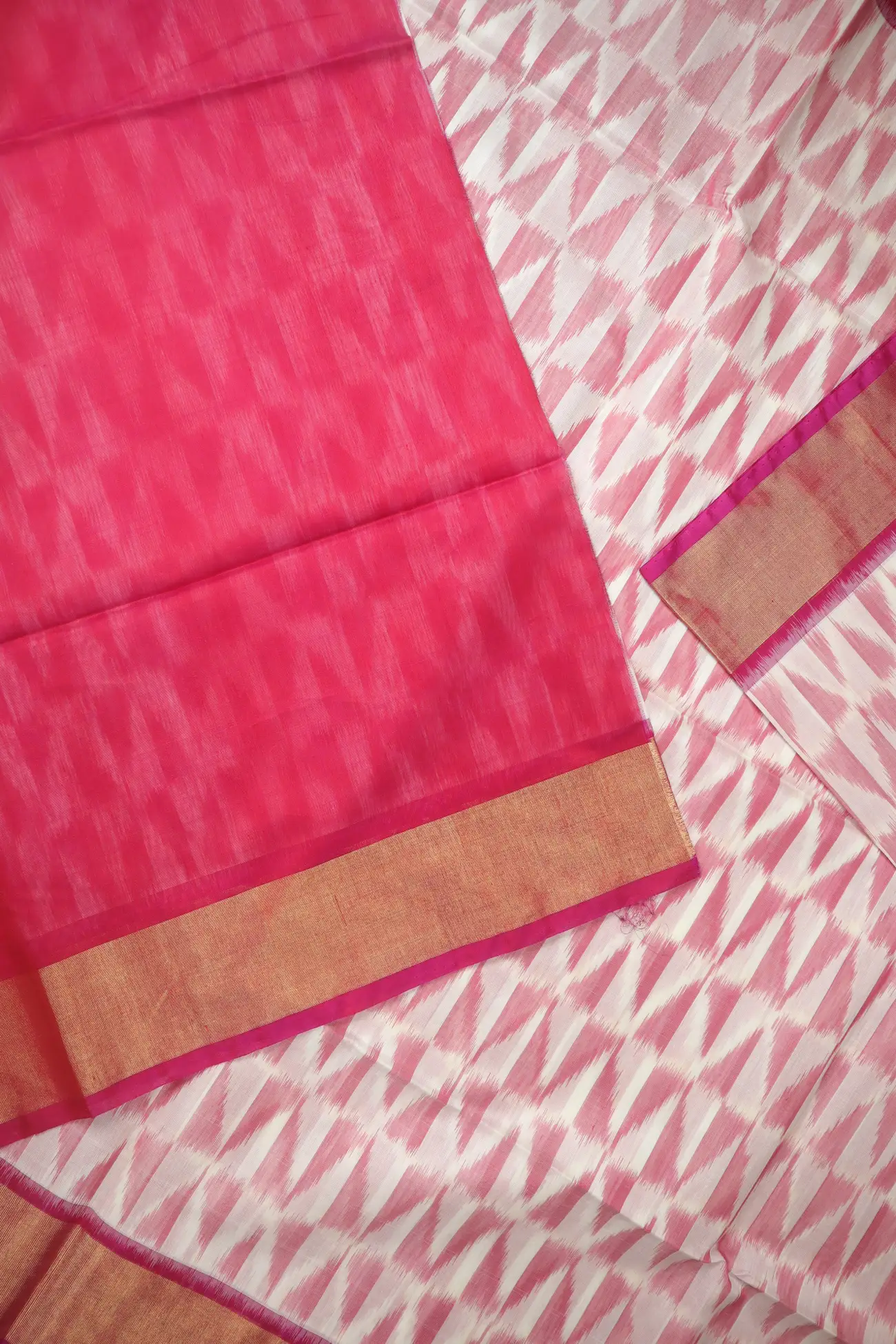 off-white-ikat-pochampally-silk-cotton-saree-sc003128-e