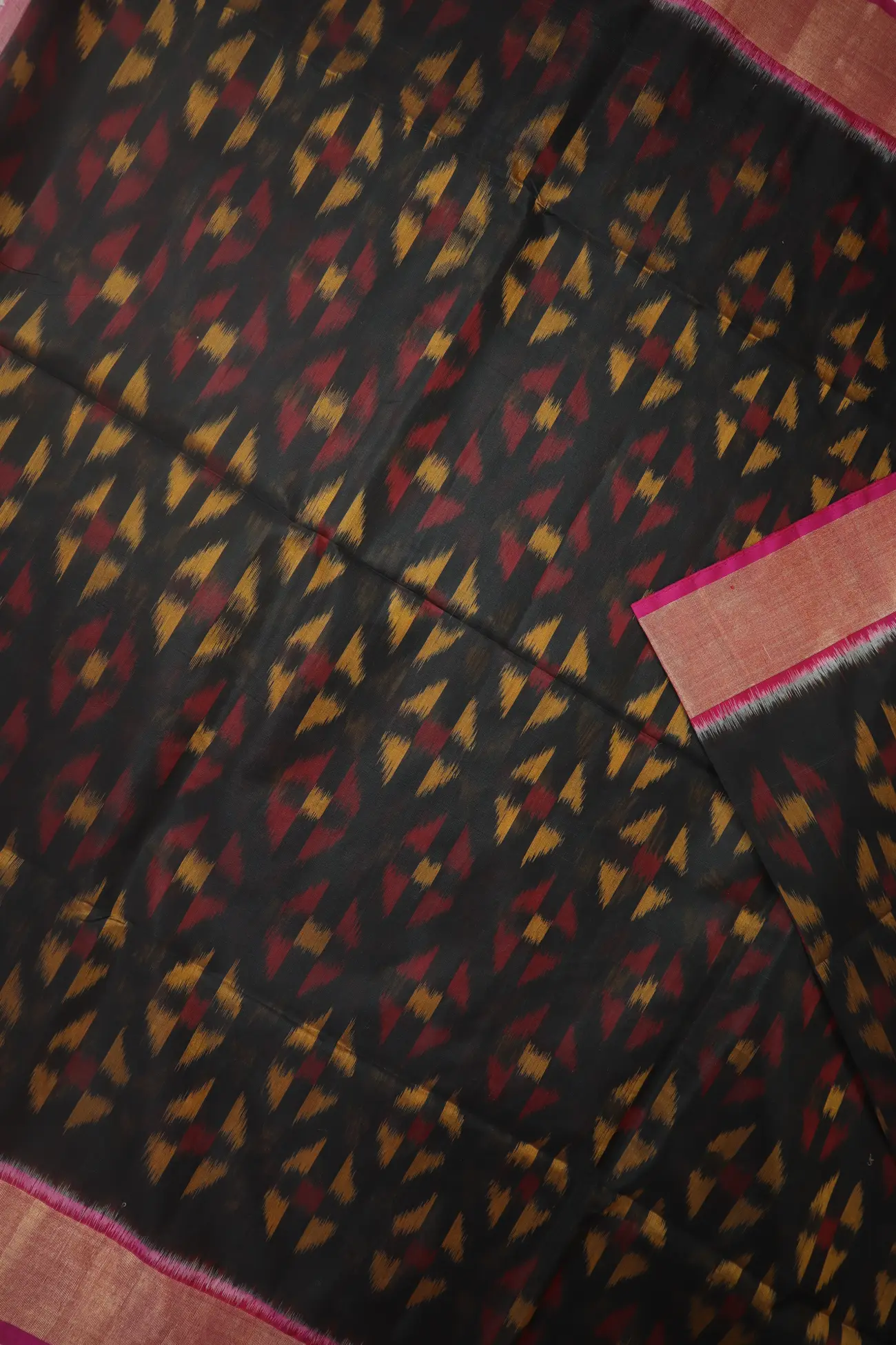 black-ikat-pochampally-silk-cotton-saree-sc003134-d