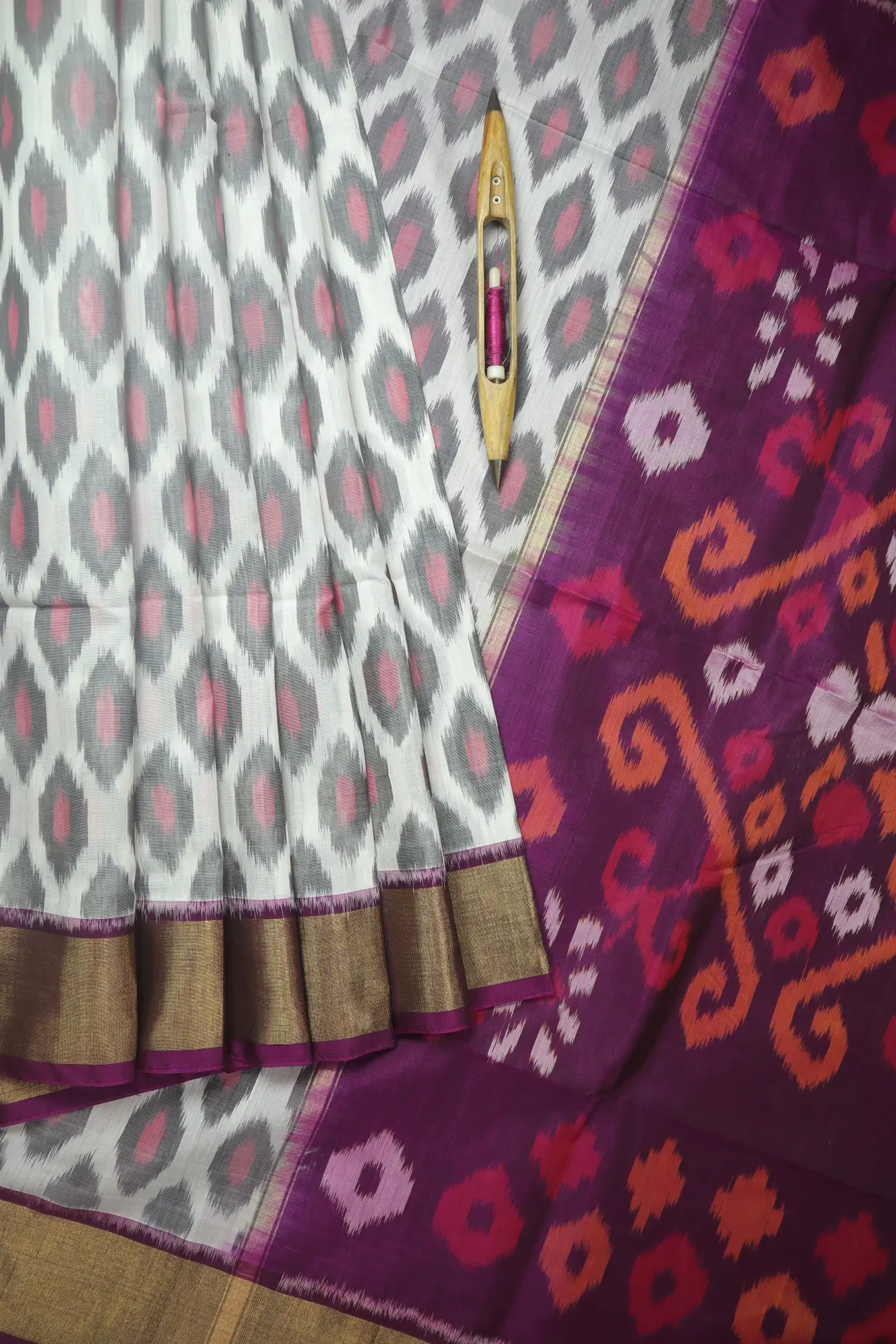 white-ikat-pochampally-silk-cotton-saree-sc003129-a