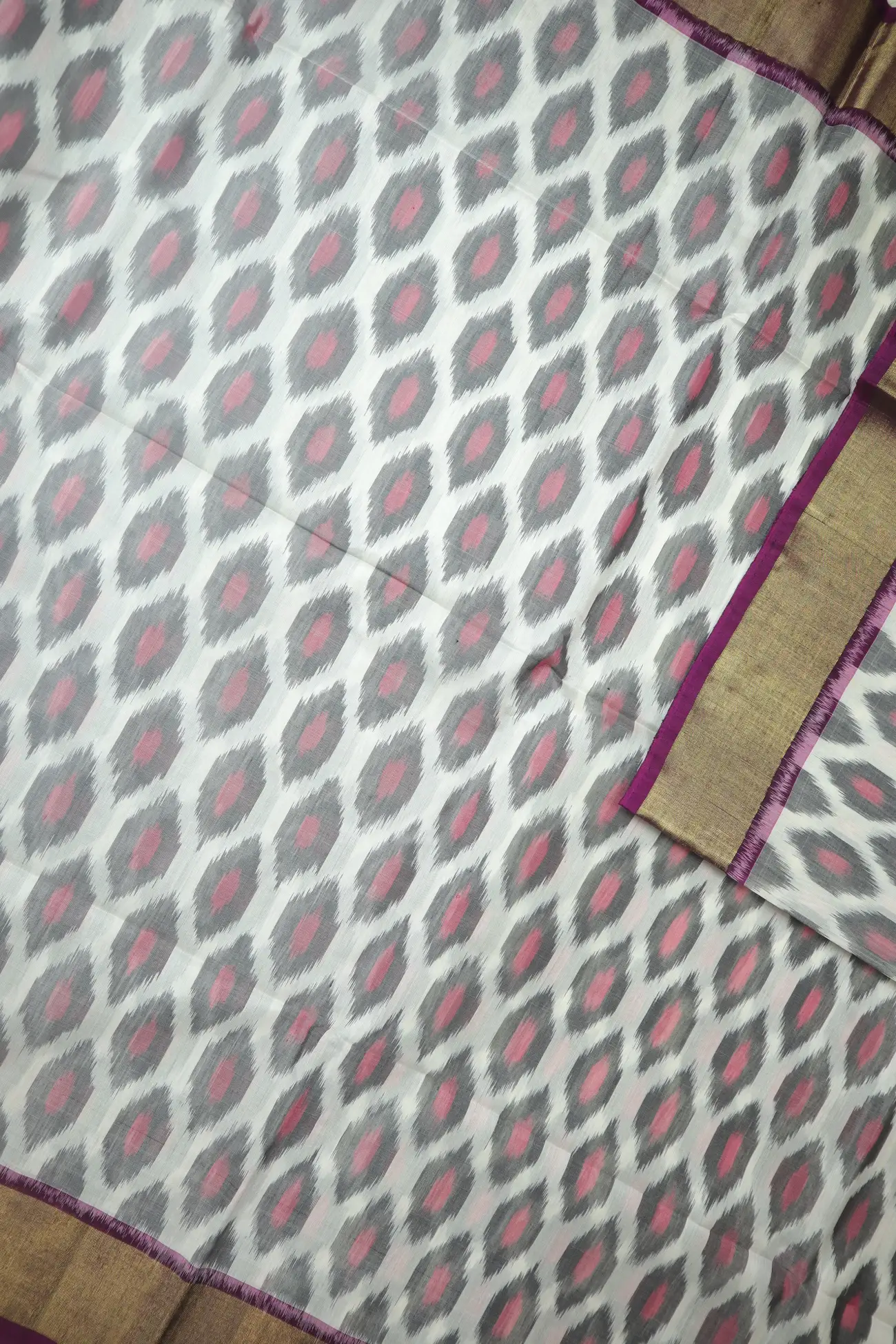 white-ikat-pochampally-silk-cotton-saree-sc003129-d