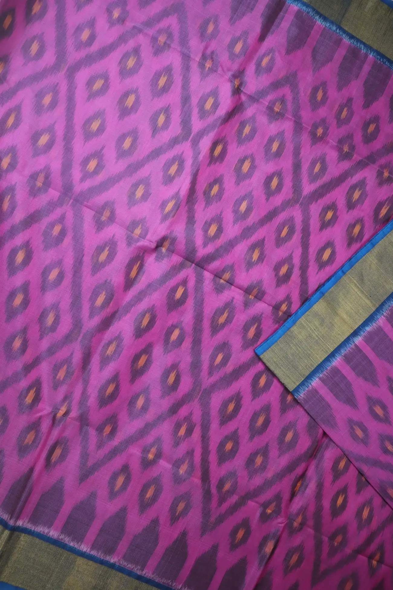pink-flower-ikat-pochampally-silk-cotton-saree-sc003135-d