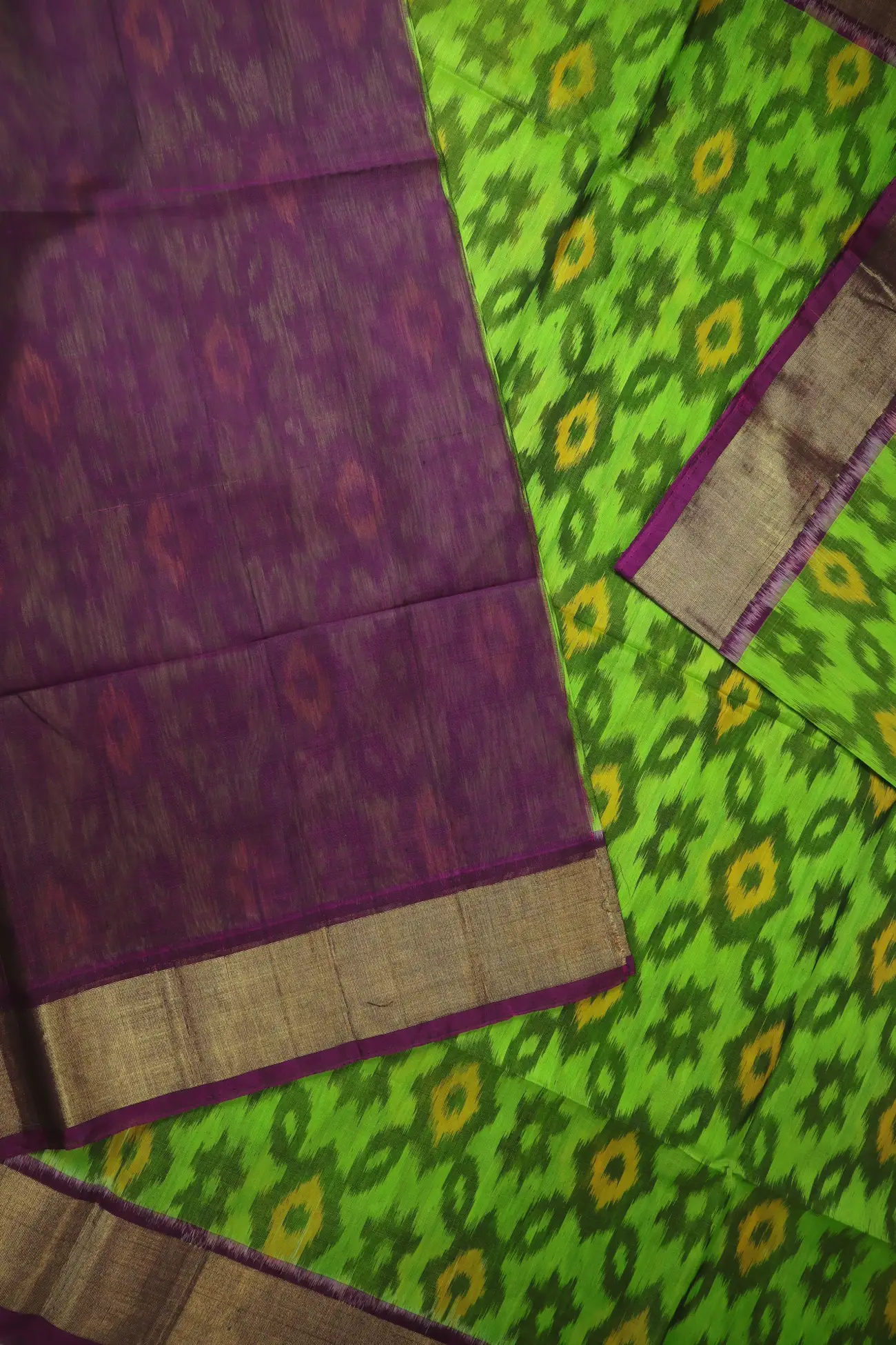 light-green-flower-ikat-pochampally-silk-cotton-saree-sc003159-e