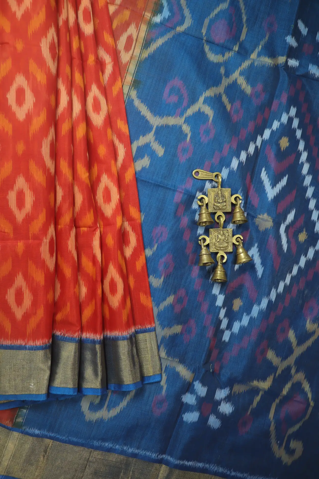 red-ikat-flower-pochampally-silk-cotton-saree-sc003137-a