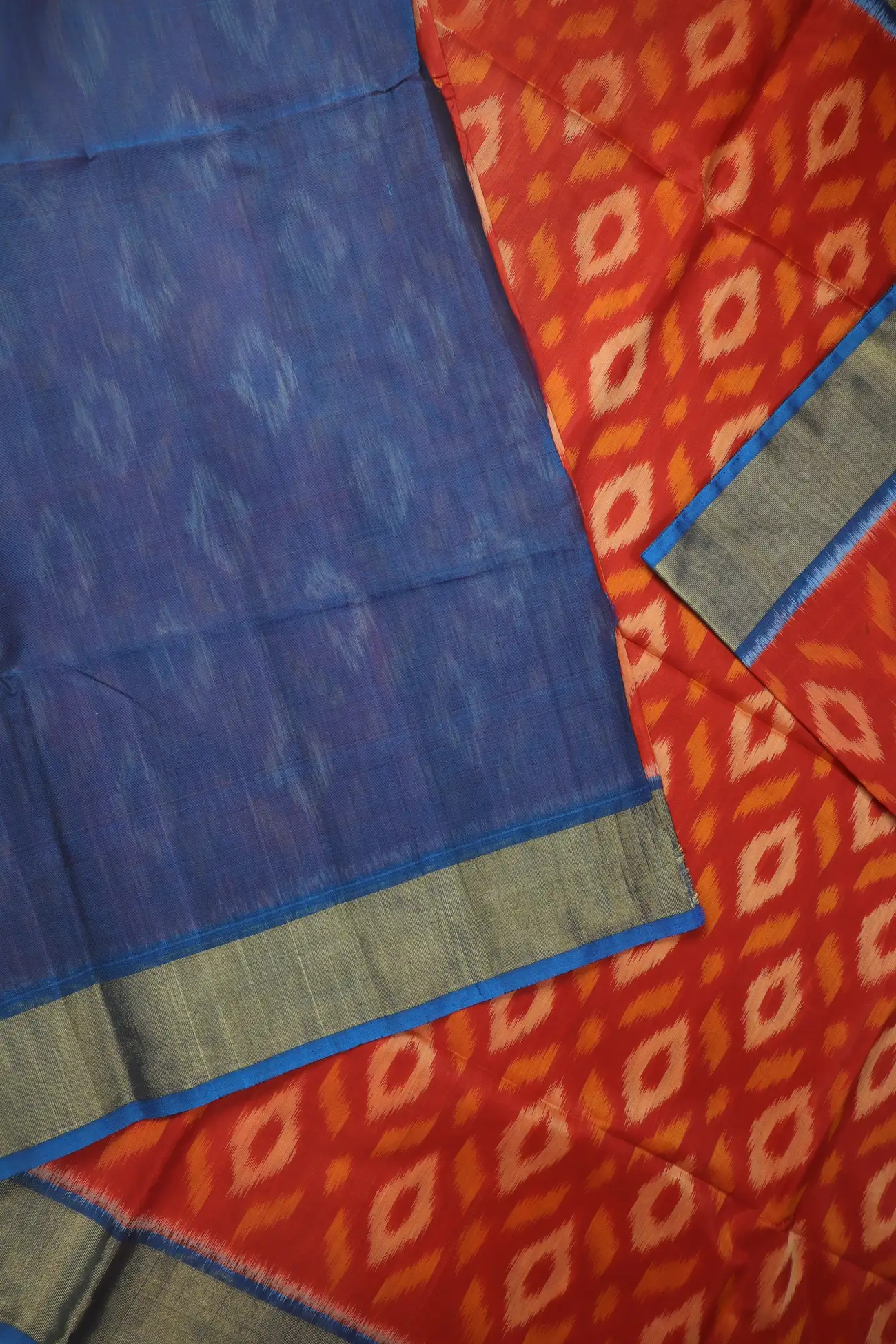 red-ikat-flower-pochampally-silk-cotton-saree-sc003137-e