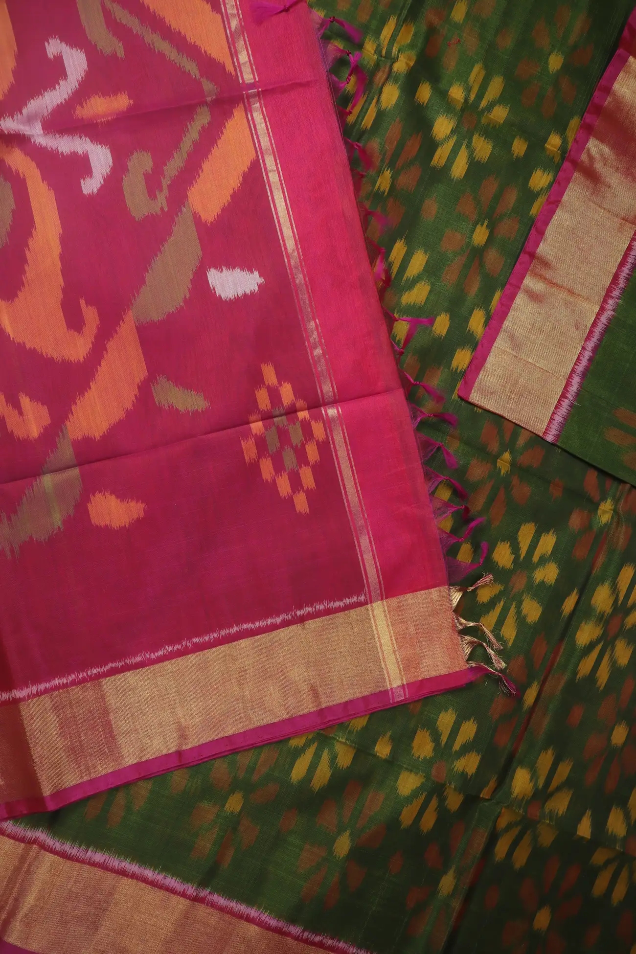 green-flower-ikat-pochampally-silk-cotton-saree-sc003158-b