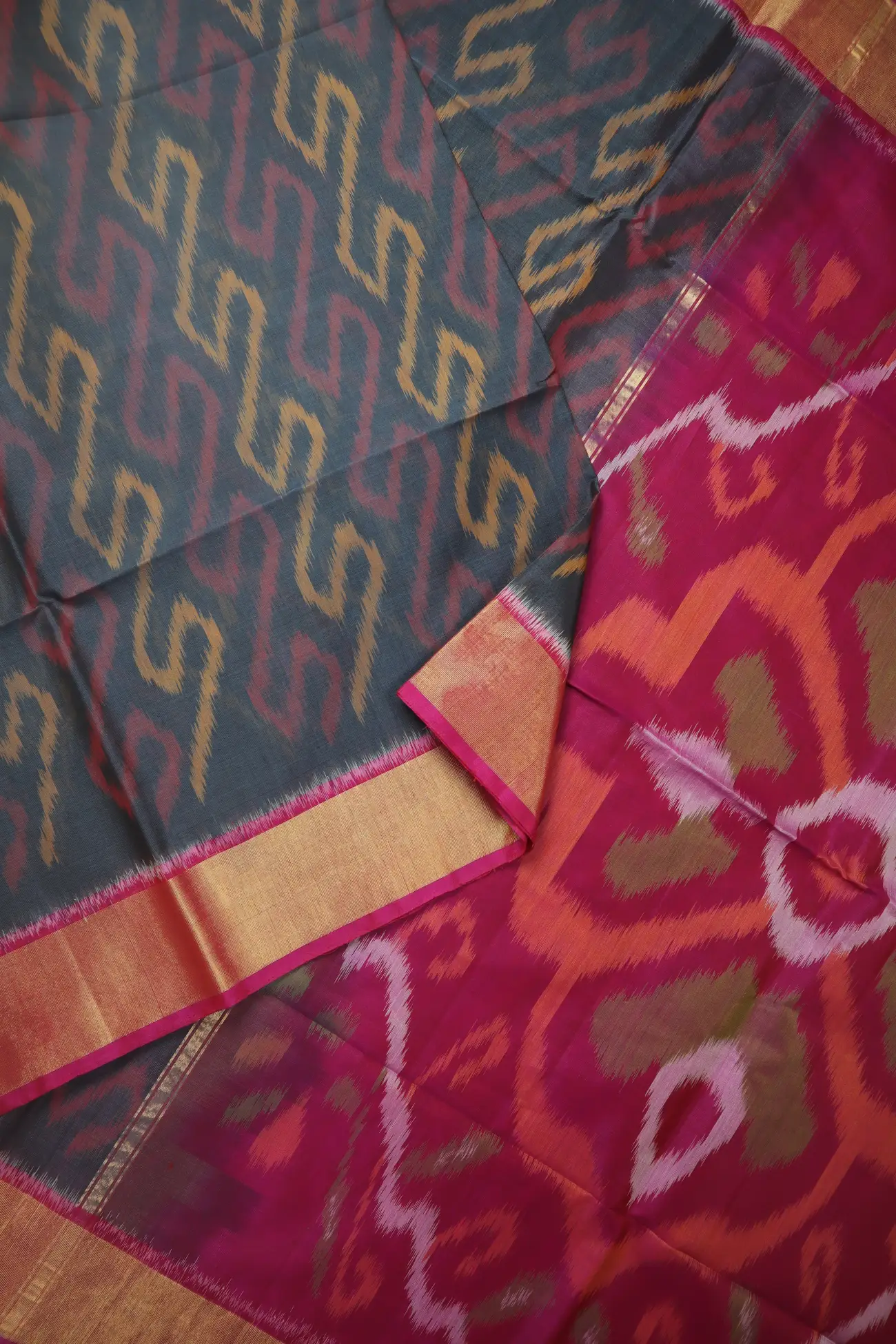 dark-gray-flower-ikat-pochampally-silk-cotton-saree-sc003157-b