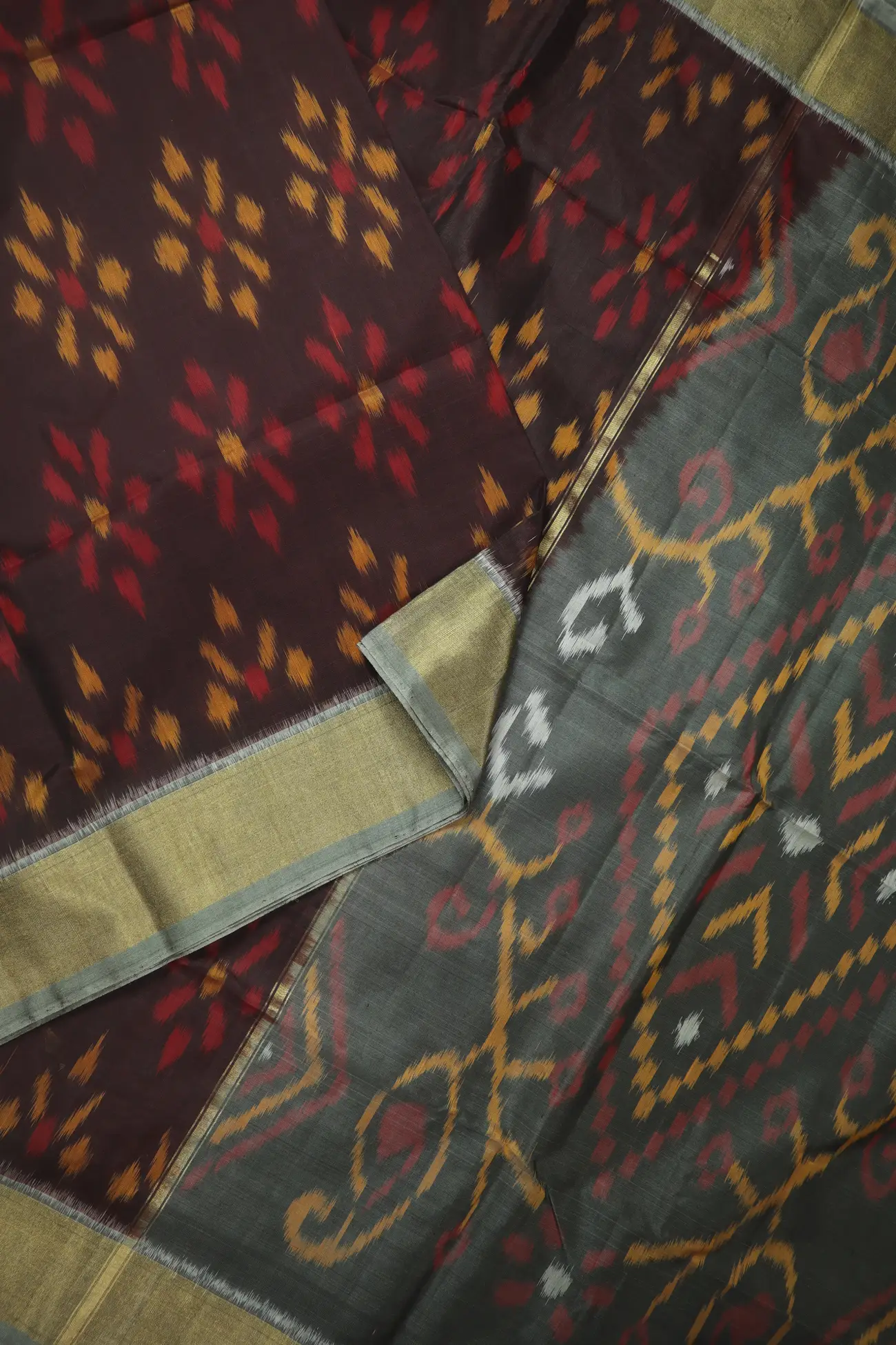 coffee-brown-flower-ikat-pochampally-silk-cotton-saree-sc003156-c