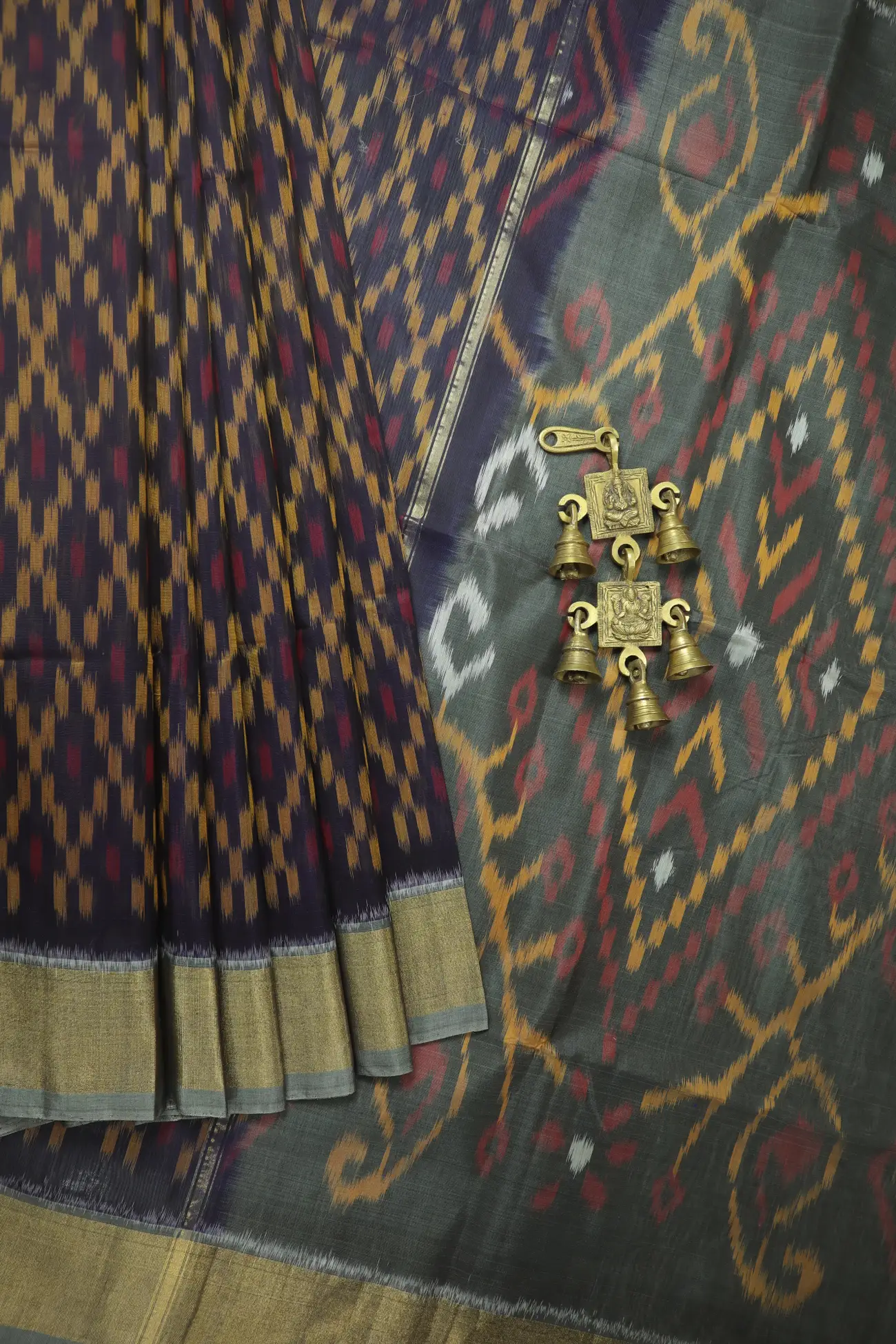 navy-ikat-pochampally-silk-cotton-saree-sc003154-a