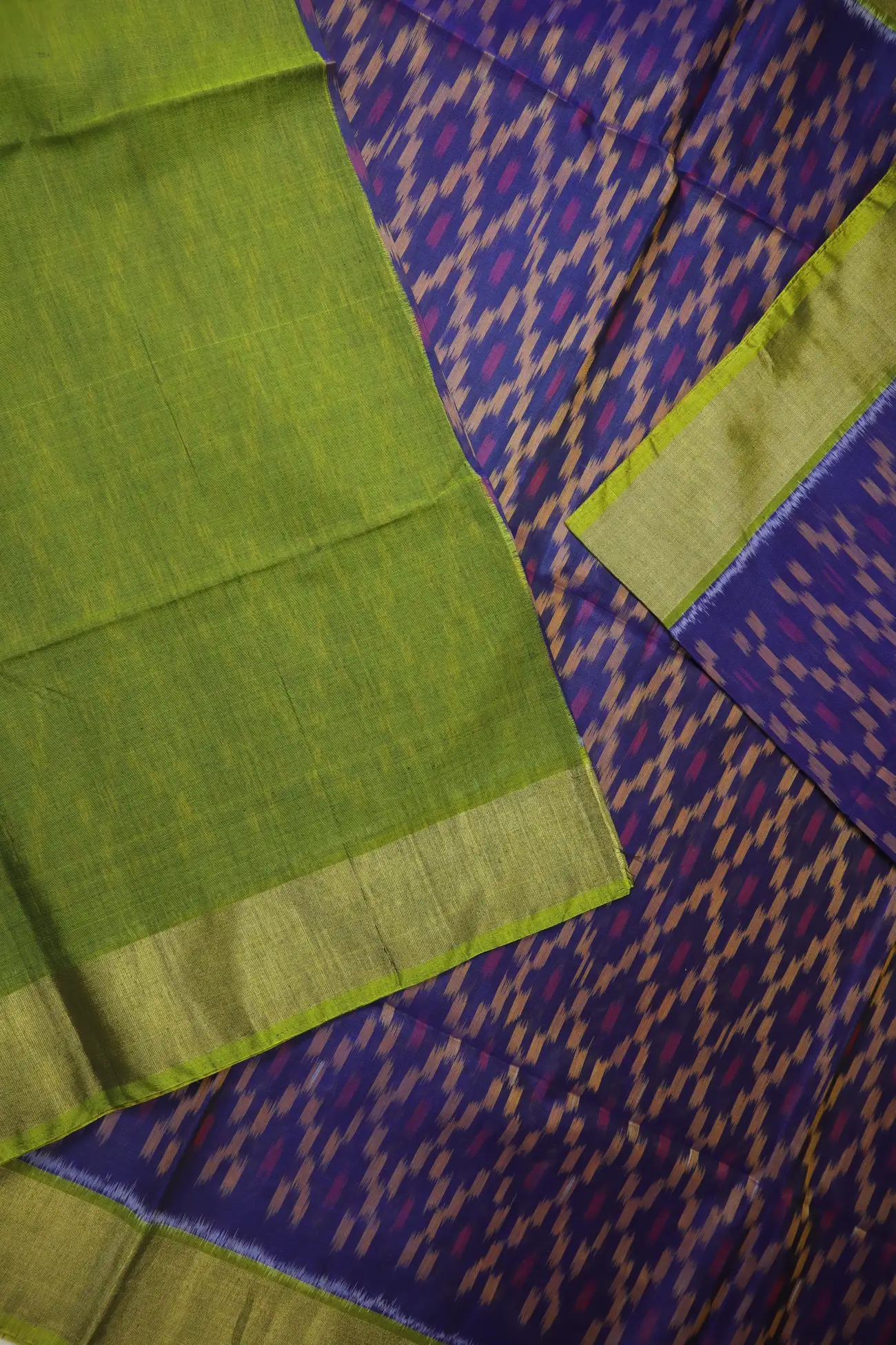 blue-ikat-pochampally-silk-cotton-saree-sc003153-e