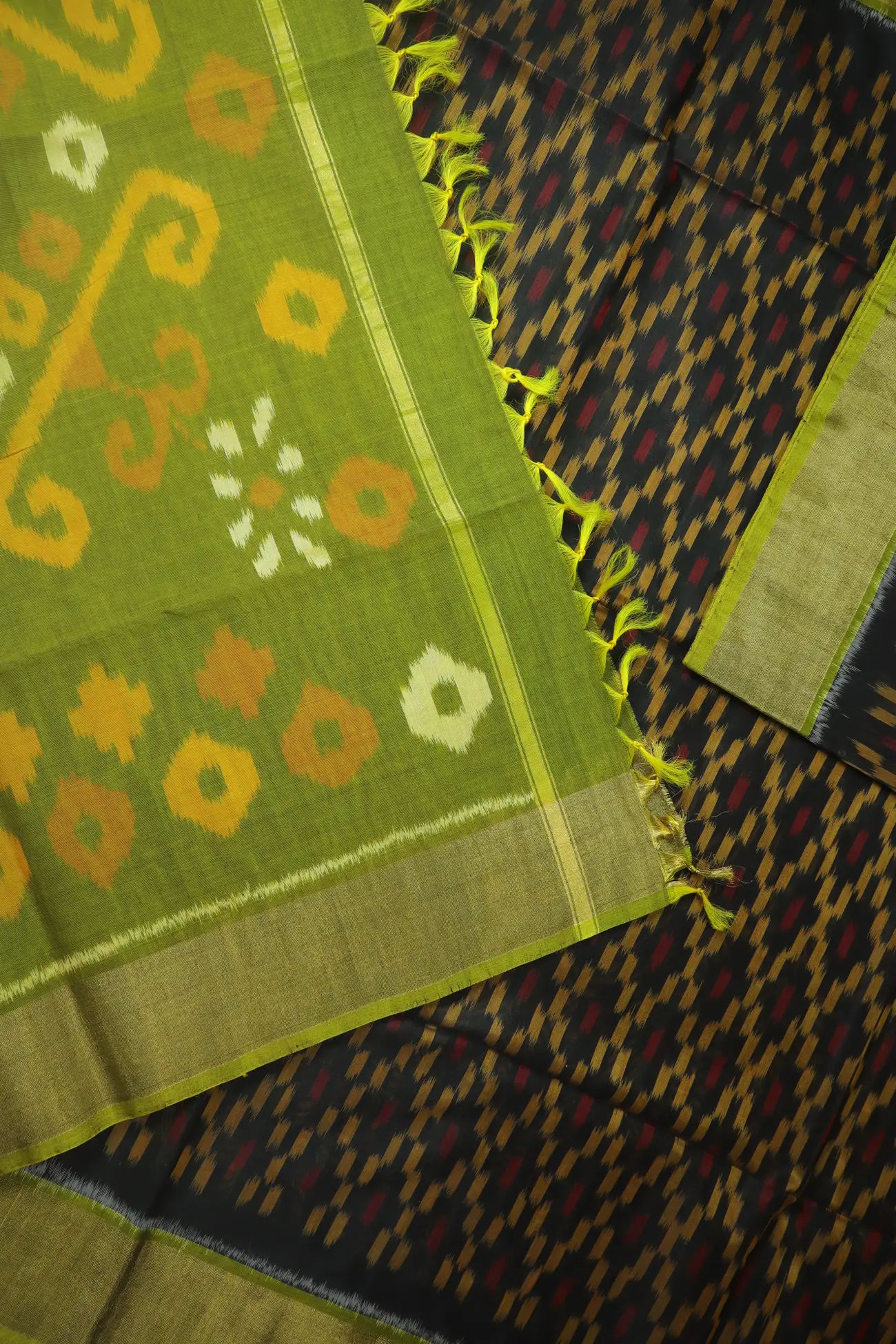 black-ikat-pochampally-silk-cotton-saree-sc003148-c