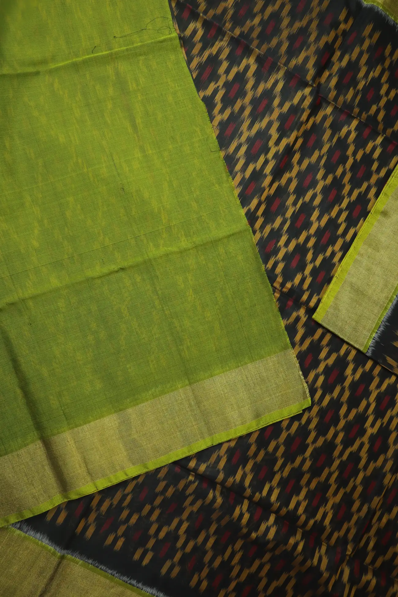 black-ikat-pochampally-silk-cotton-saree-sc003148-e