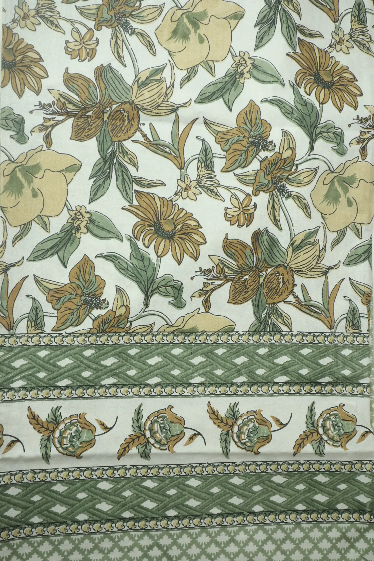 white-flower-bedspread-bss000003-a