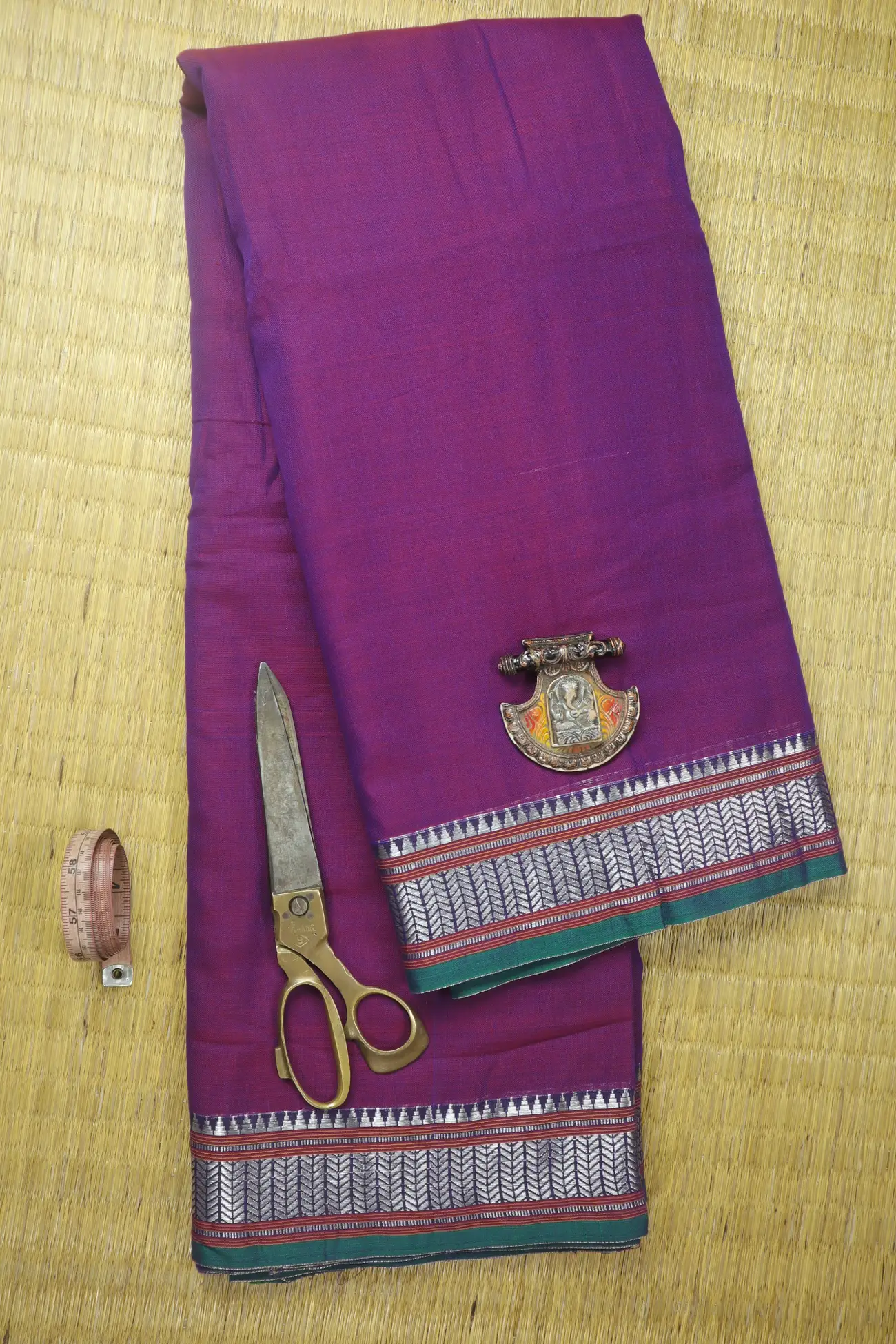 magenta-temple-zigzag-narayanpet-fabric-soft-cotton-fabric-pf000004-a