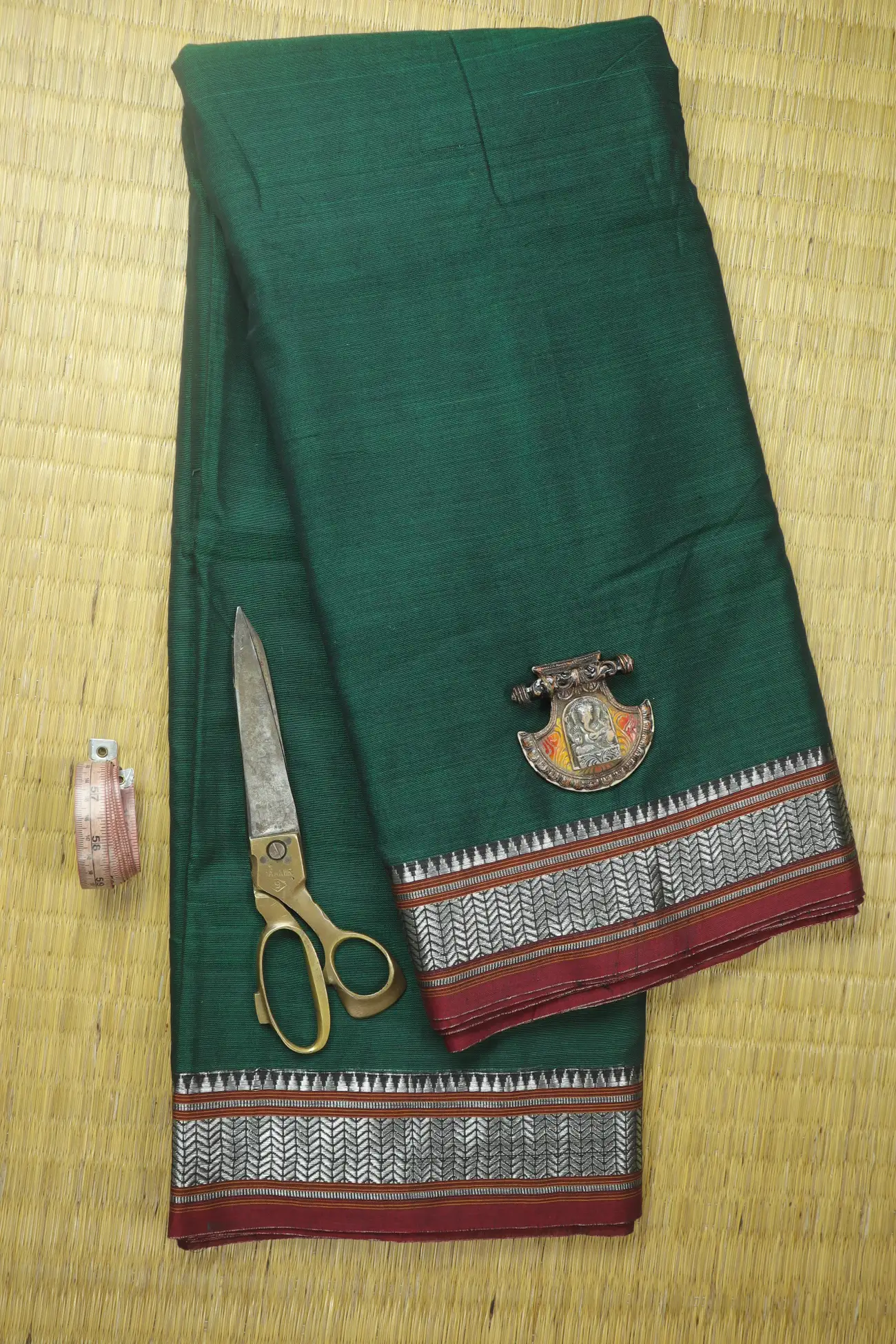 dark-green-zigzag-temple-narayanpet-fabric-soft-cotton-fabric-pf000401-a