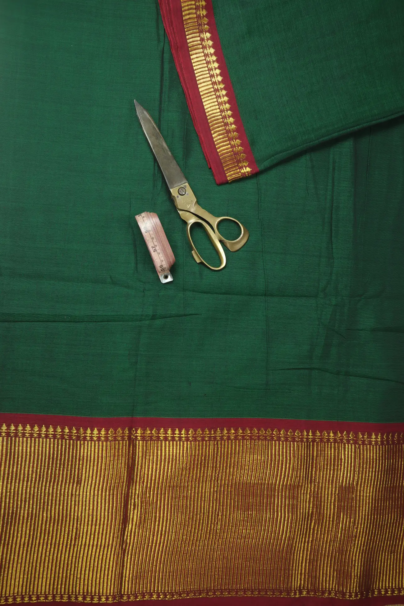 dark-green-bavanji-border-narayanpet-fabric-soft-cotton-fabric-pf000500-b