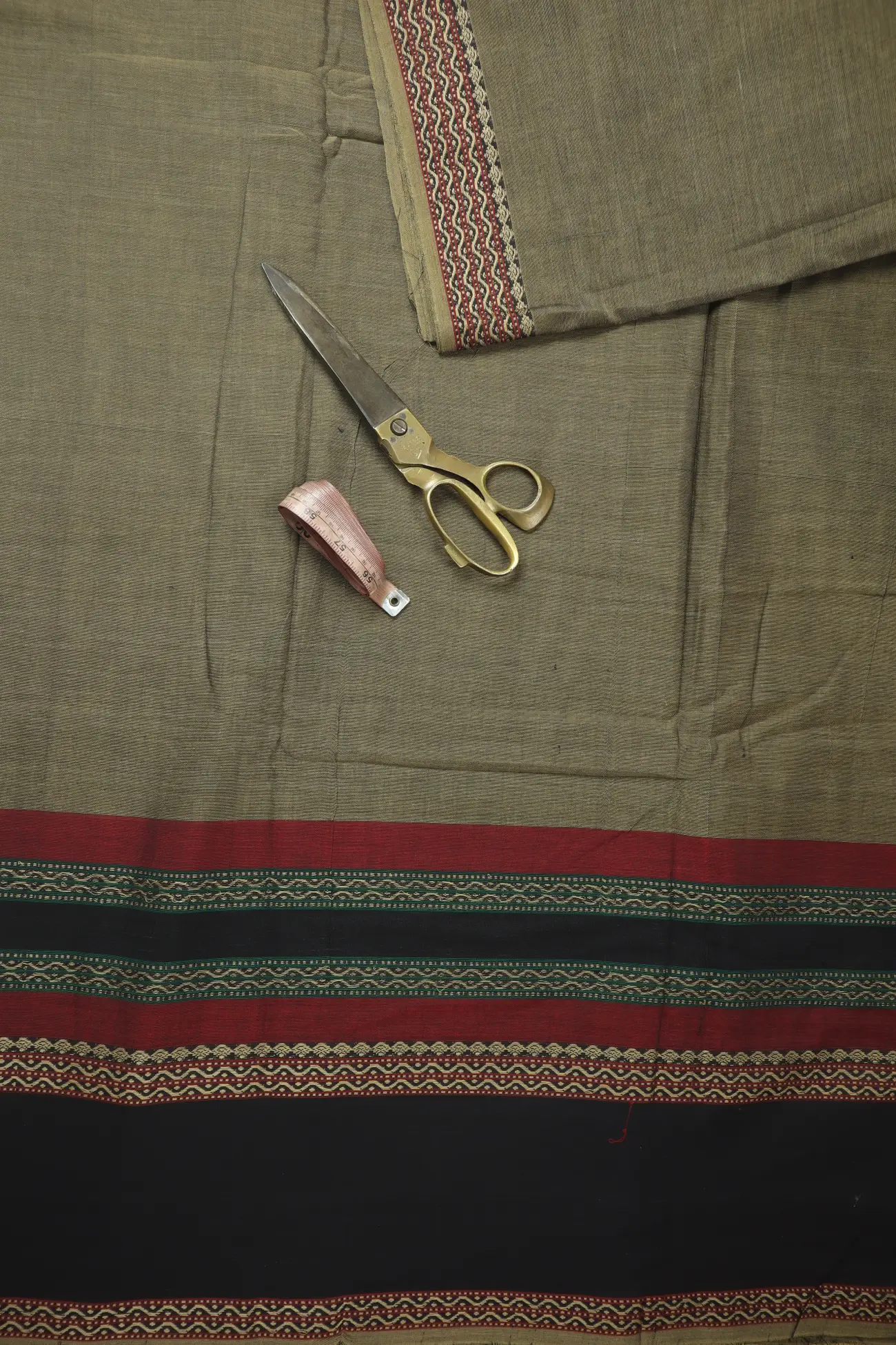 light-gray-zigzag-narayanpet-fabric-soft-cotton-fabric-pf000504-b