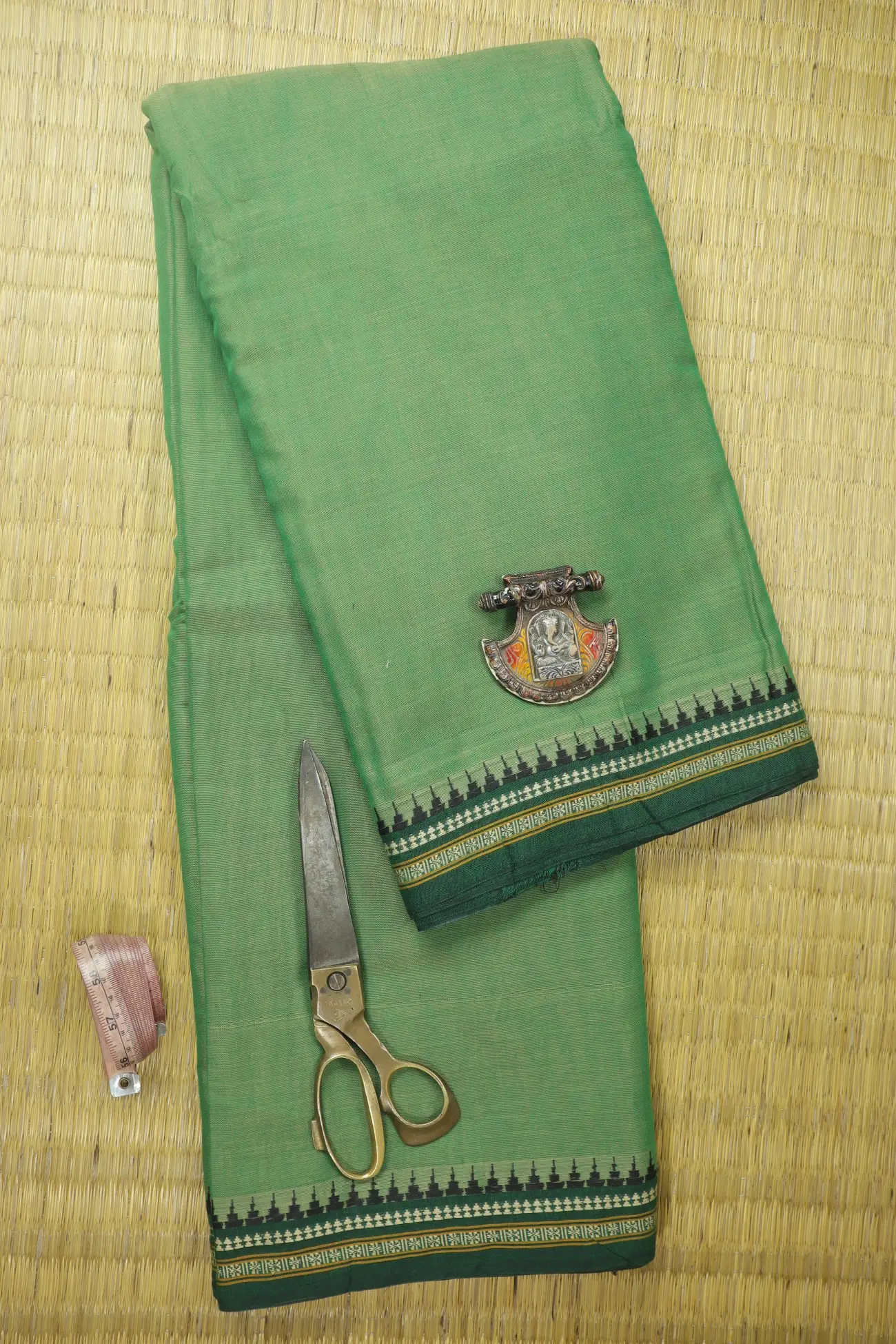 light-green-ruthratcham-narayanpet-fabric-soft-cotton-fabric-pf000508-a